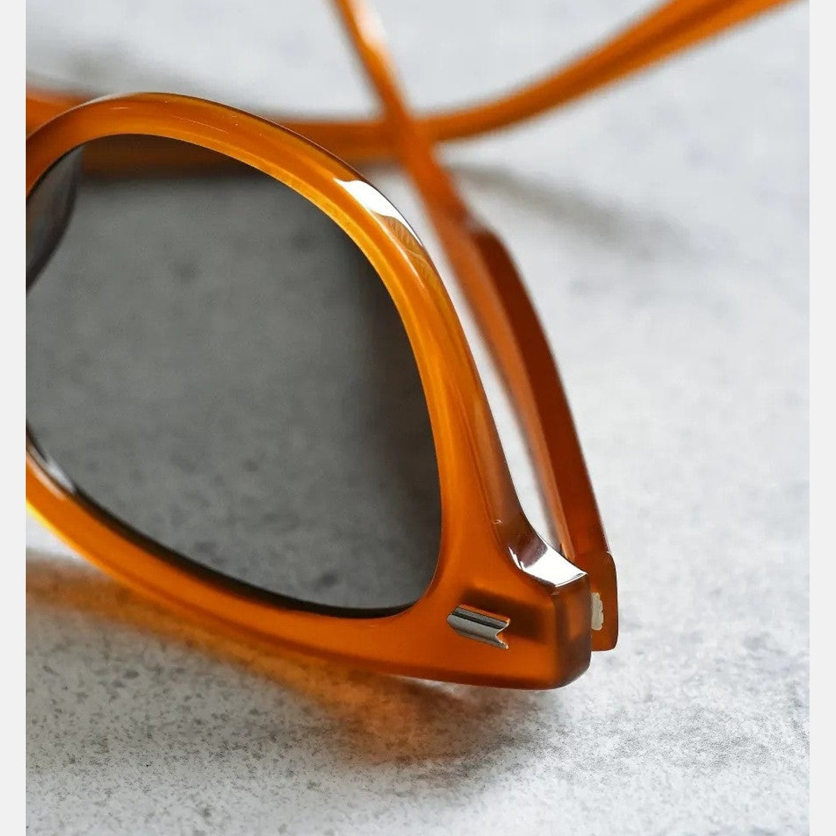 FUTURE UPDATE Caramel Oval Sunglasses in Orange - Detail
