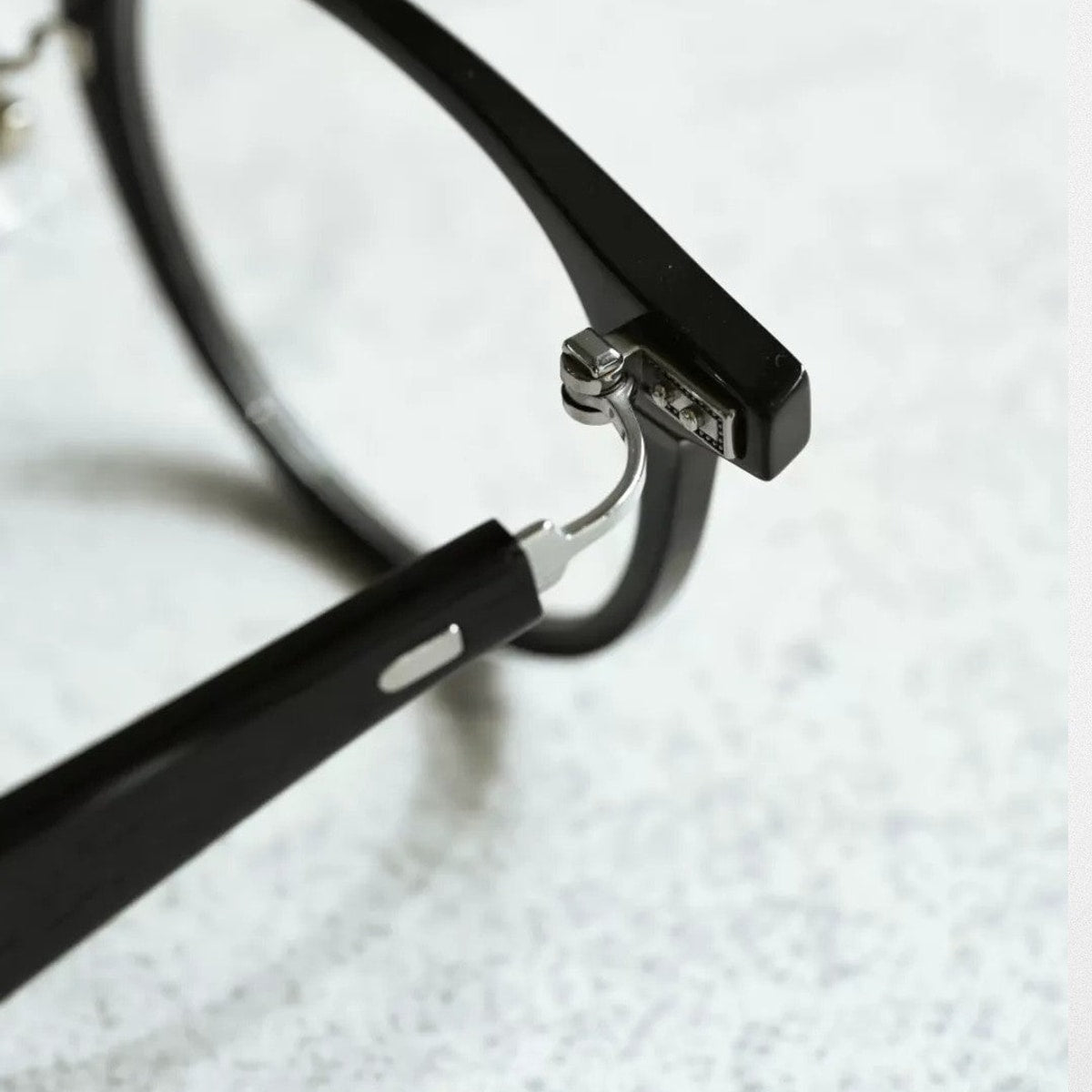 FUTURE UPDATE Retro Oval Optical Frames in Black - Detail