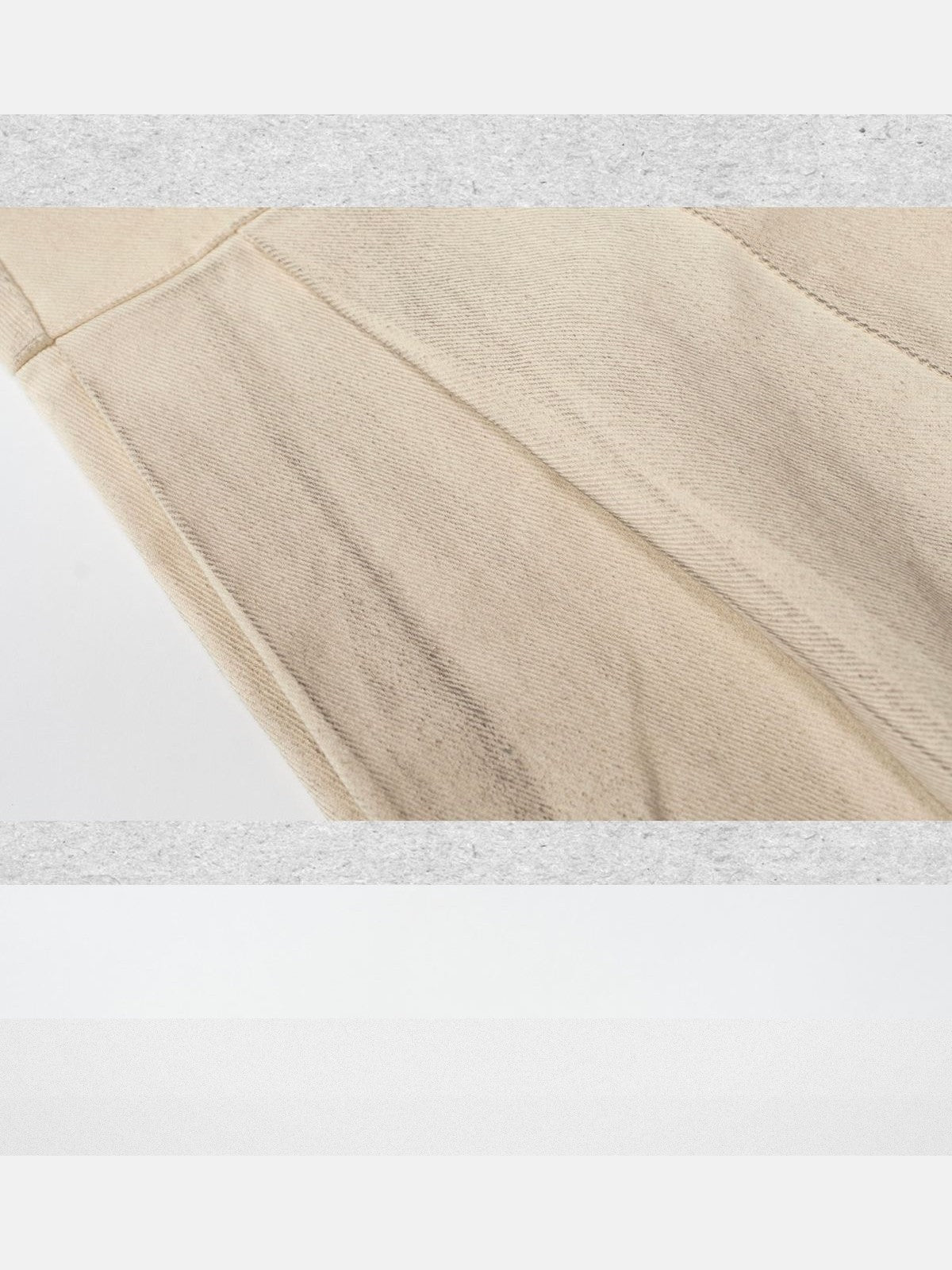 Amee Low Rise Curved Wide Leg Jeans in White - Detail