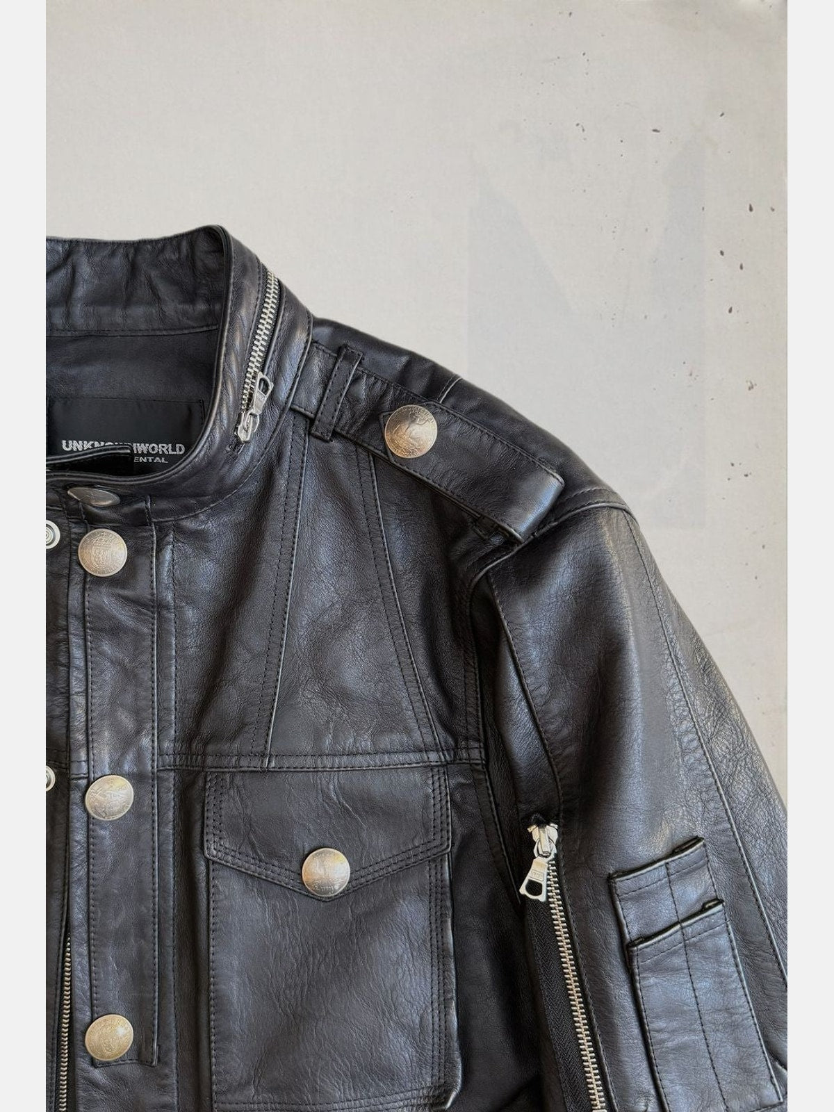 UNKNOWNWORLD Multi Pocket Horsehide Safari Jacket in Black - Detail