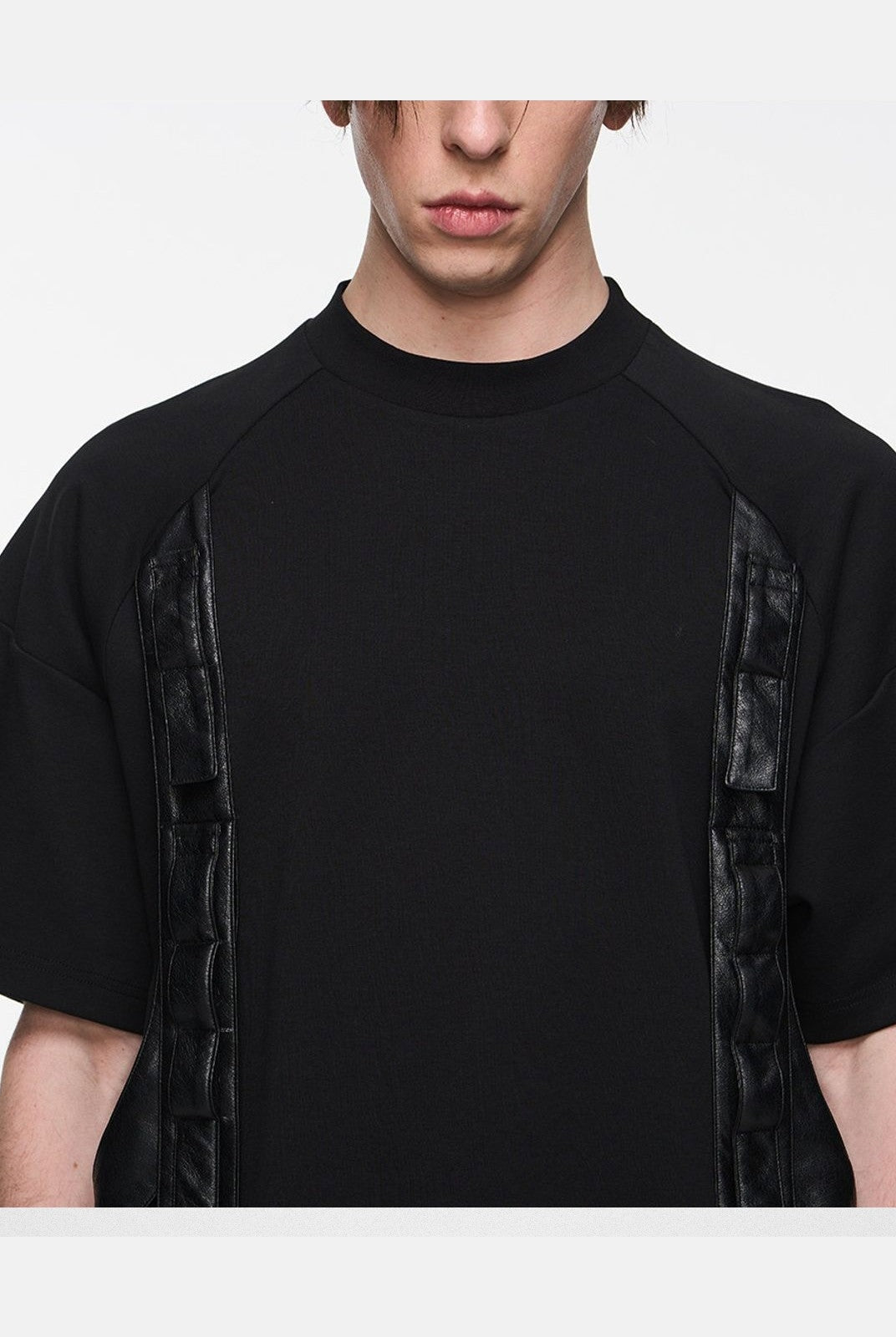 BLINDNOPLAN Heavyweight Strap Detail T Shirt in Black - On Model