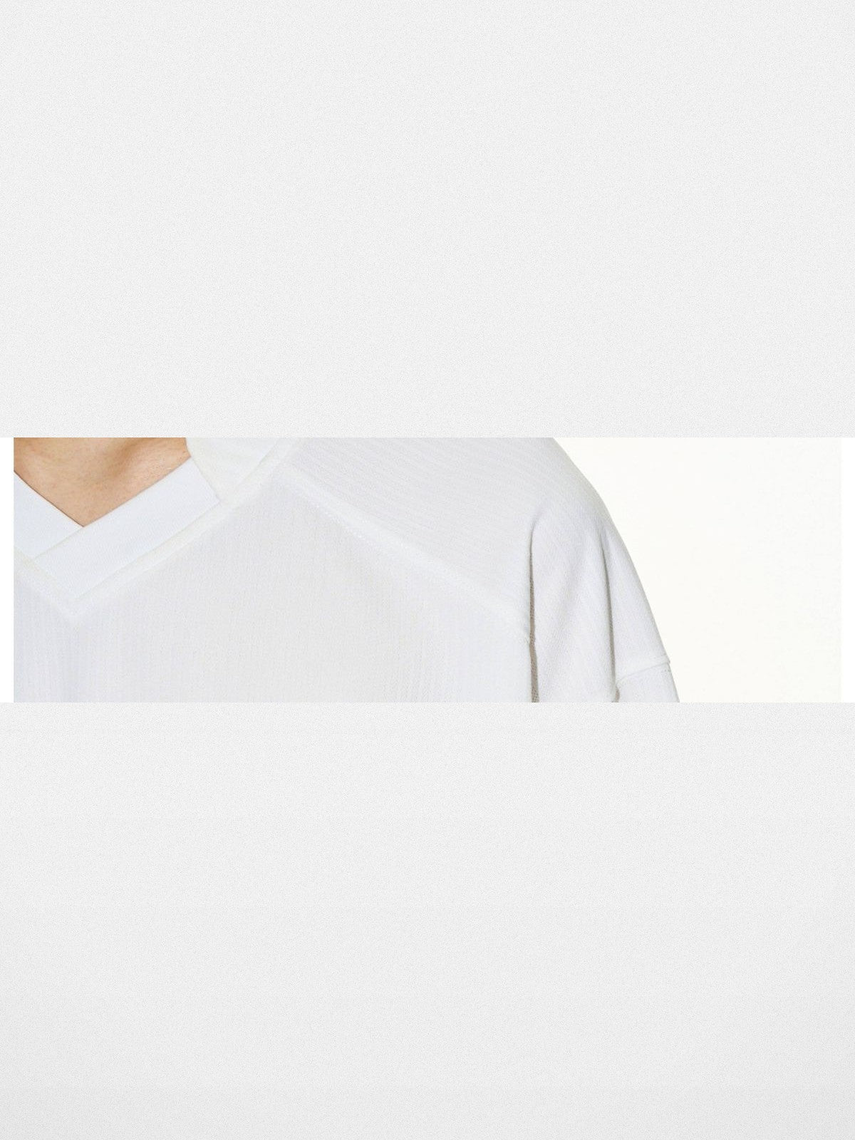 BLINDNOPLAN Striped Jersey V Neck T Shirt in White - Detail