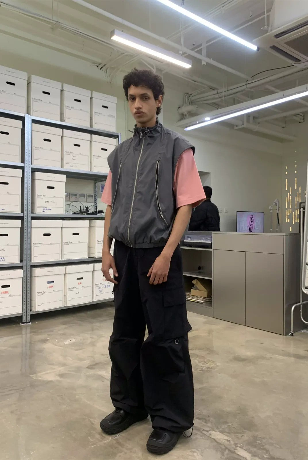 NeverSeez Accordion Pocket Wide Leg Cargo Pants in Black