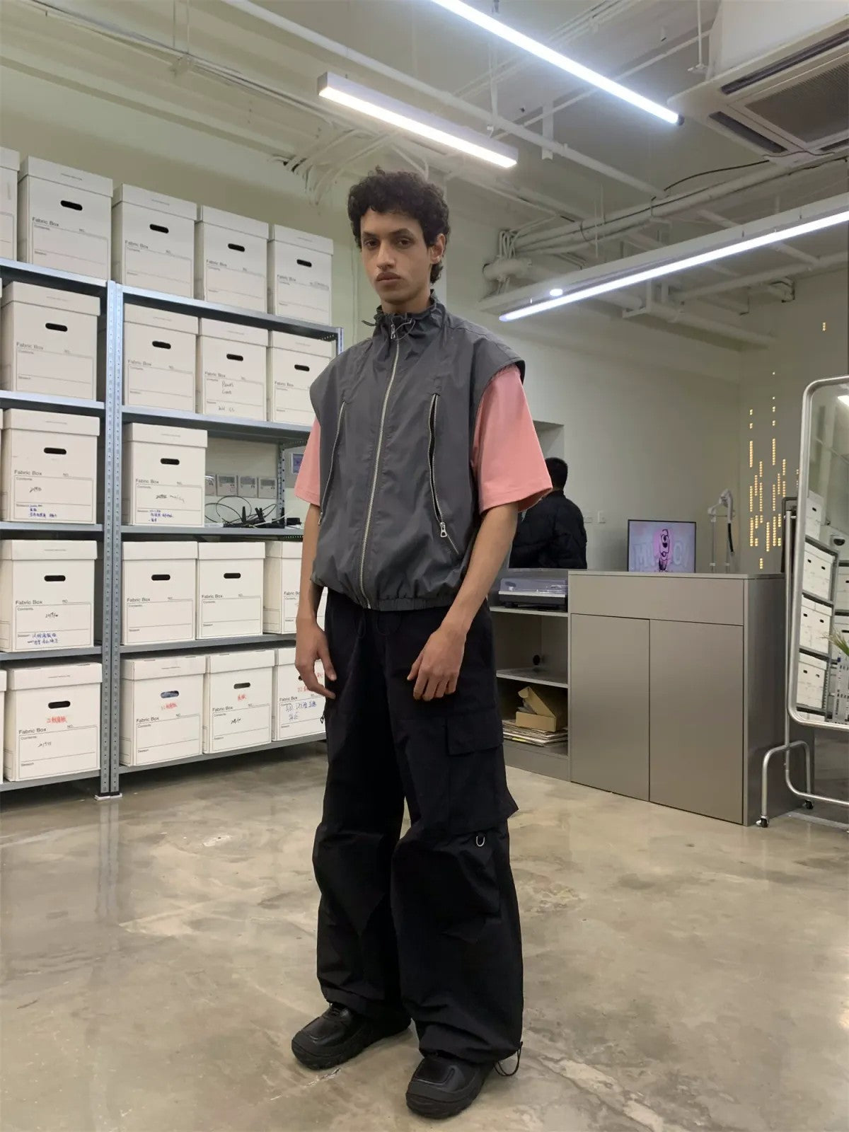 NeverSeez Accordion Pocket Wide Leg Cargo Pants in Black