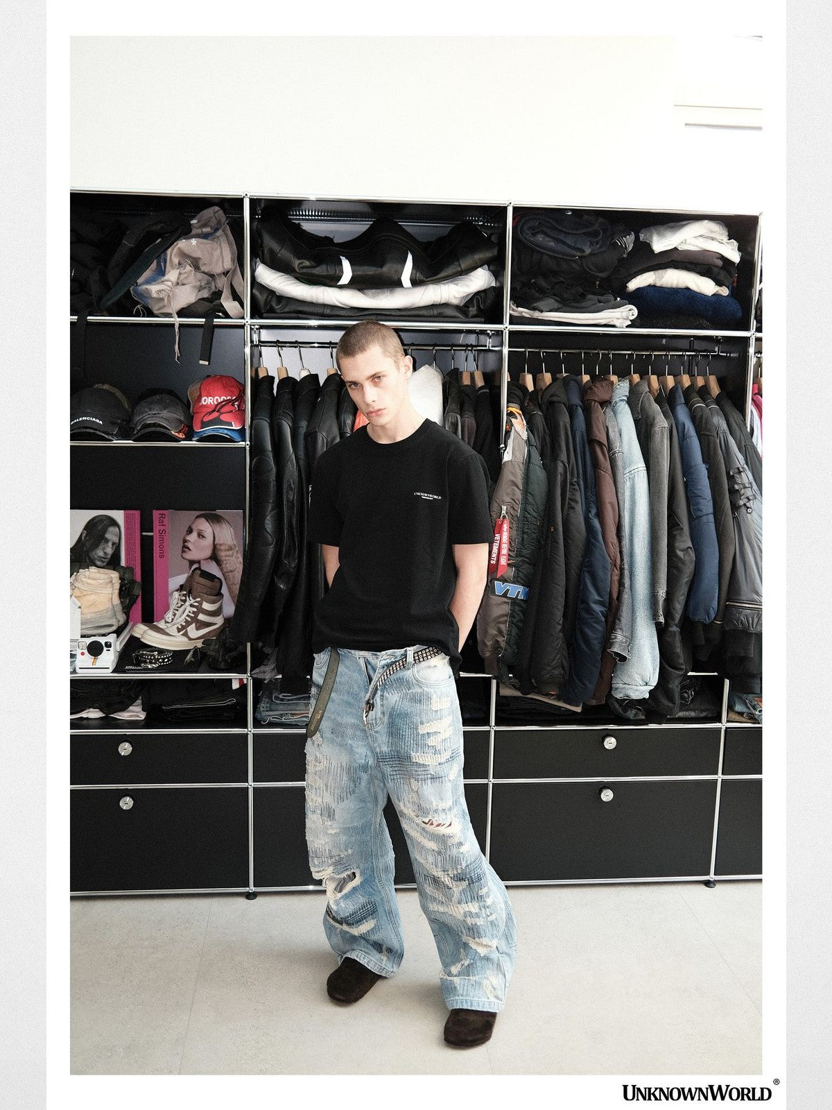 UNKNOWNWORLD Small Logo Cotton T Shirt in Black - Lifestyle