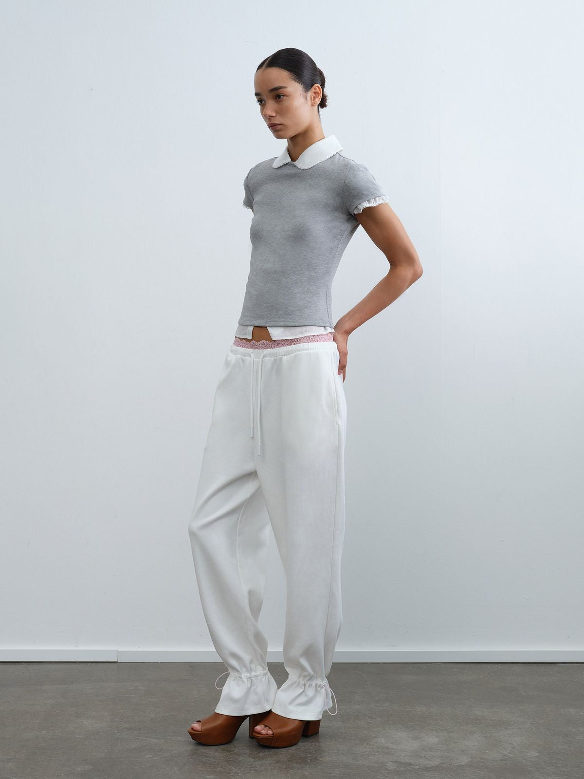 RARELY ALIKE Hourglass Cotton Crew Neck Tee in Gray - On Model