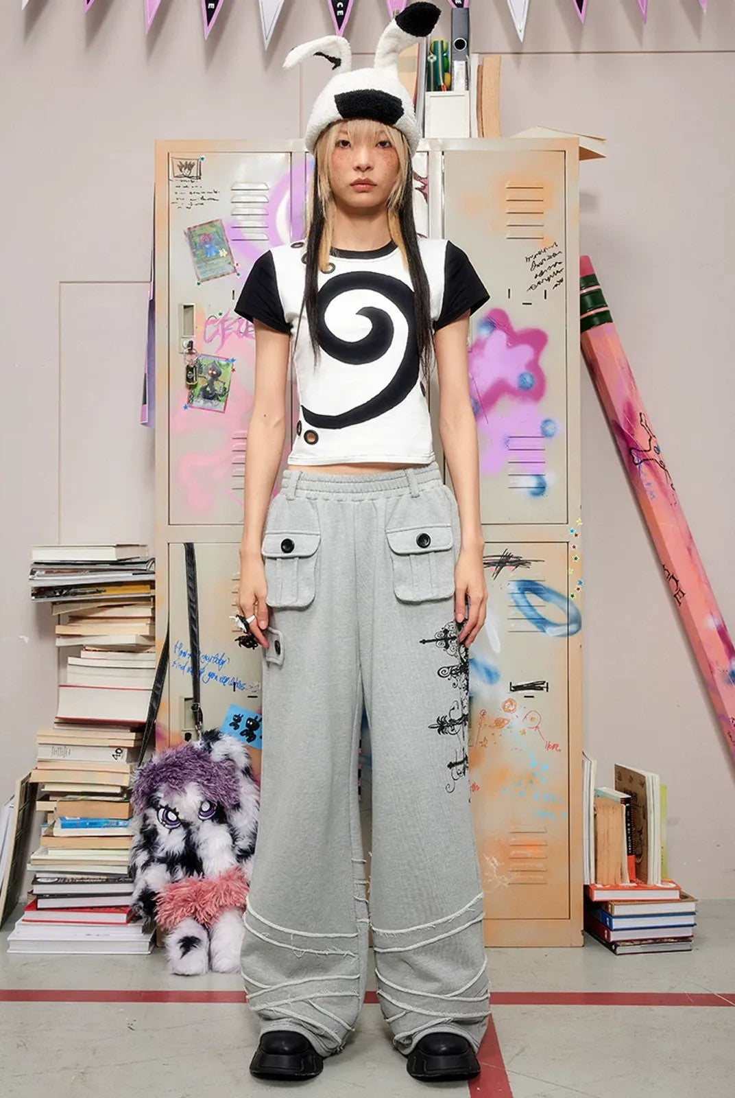 CFIERCE Cross Print Wide Leg Sweatpants in Gray - On Model