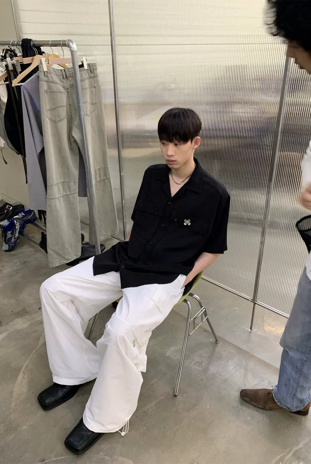 NeverSeez Accordion Pocket Wide Leg Cargo Pants in Black