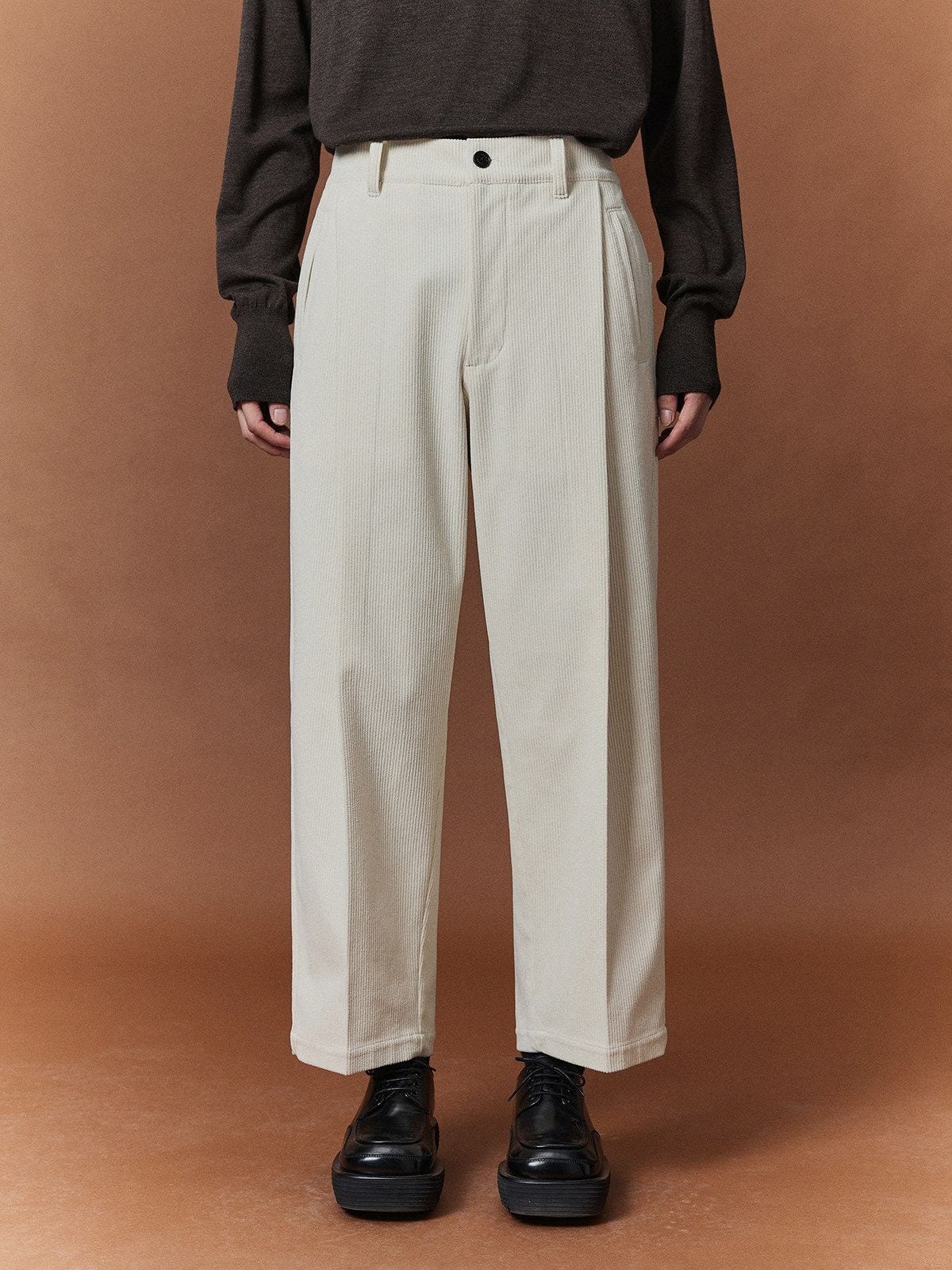Nans Pleated Corduroy Cropped Trousers in White - On Model