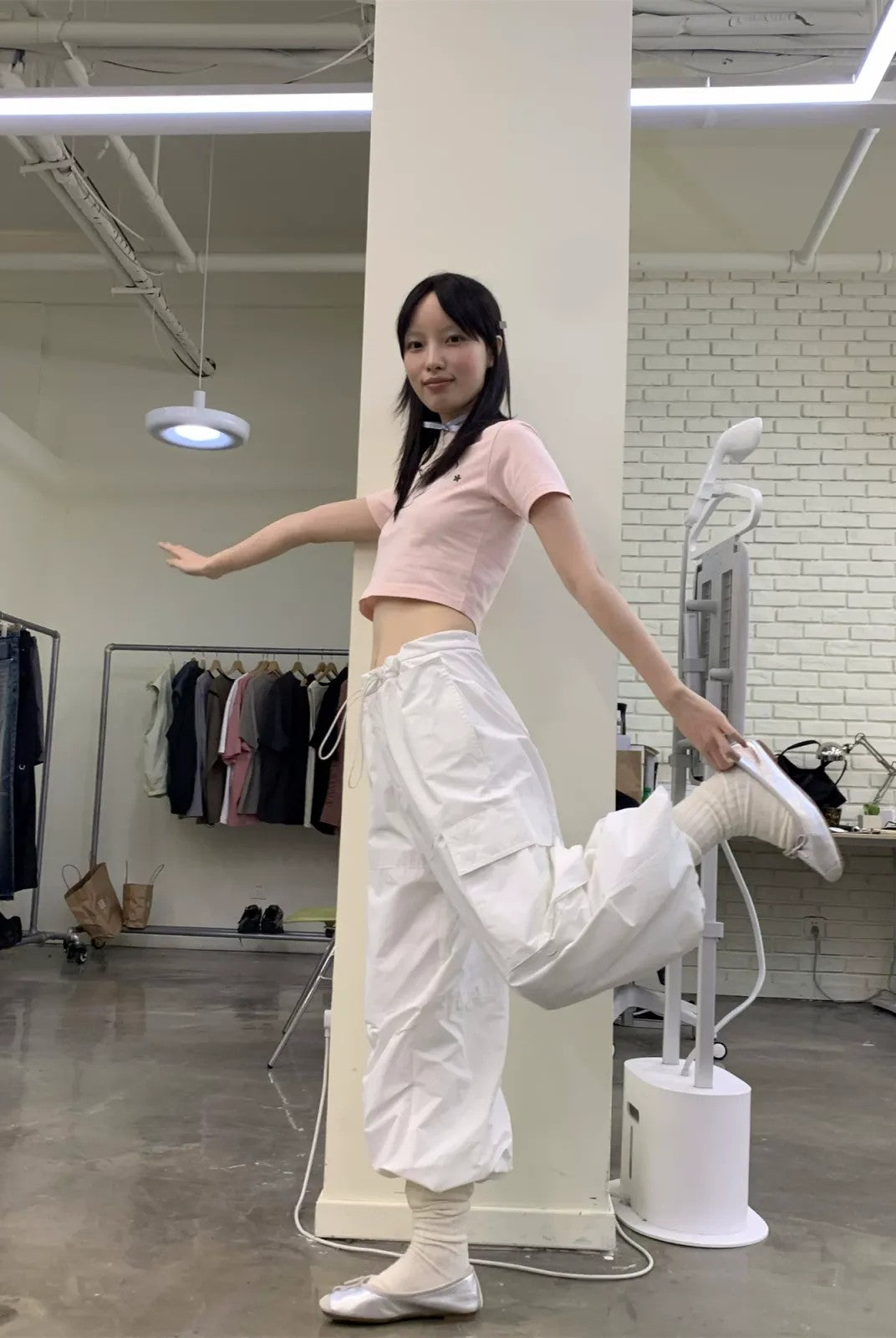 NeverSeez Accordion Pocket Wide Leg Cargo Pants in Black