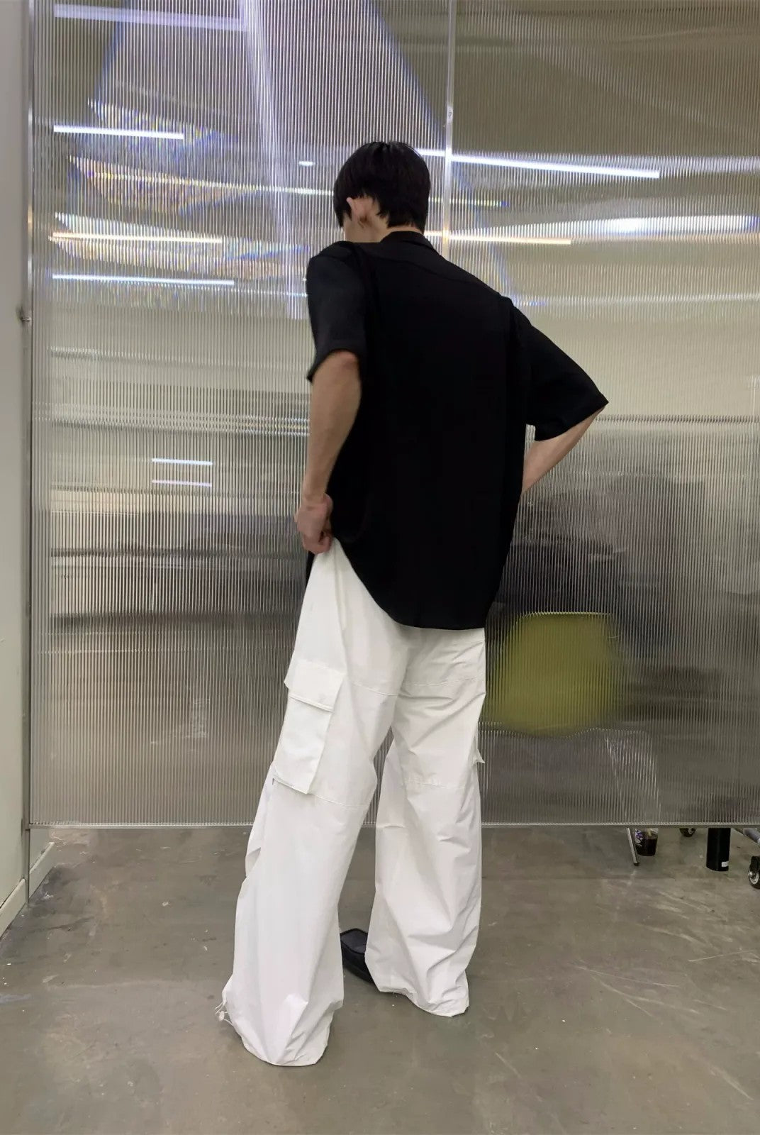 NeverSeez Accordion Pocket Wide Leg Cargo Pants in Black