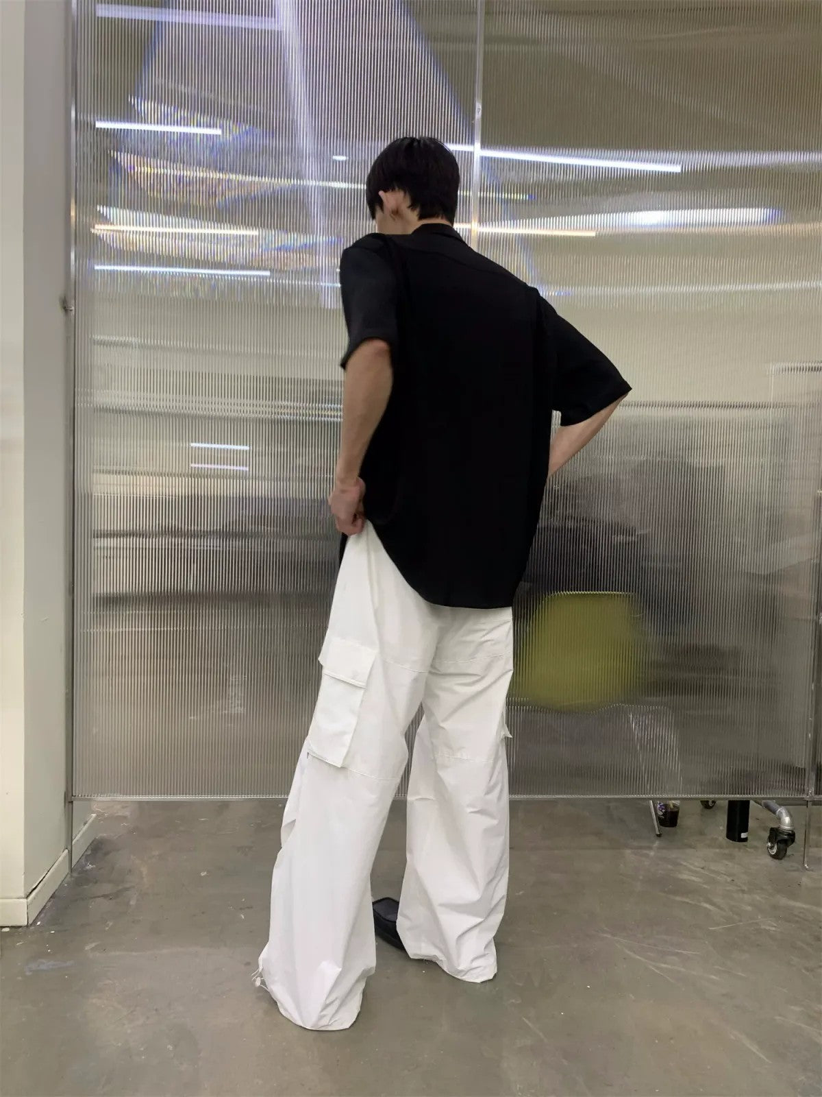 NeverSeez Accordion Pocket Wide Leg Cargo Pants in Black