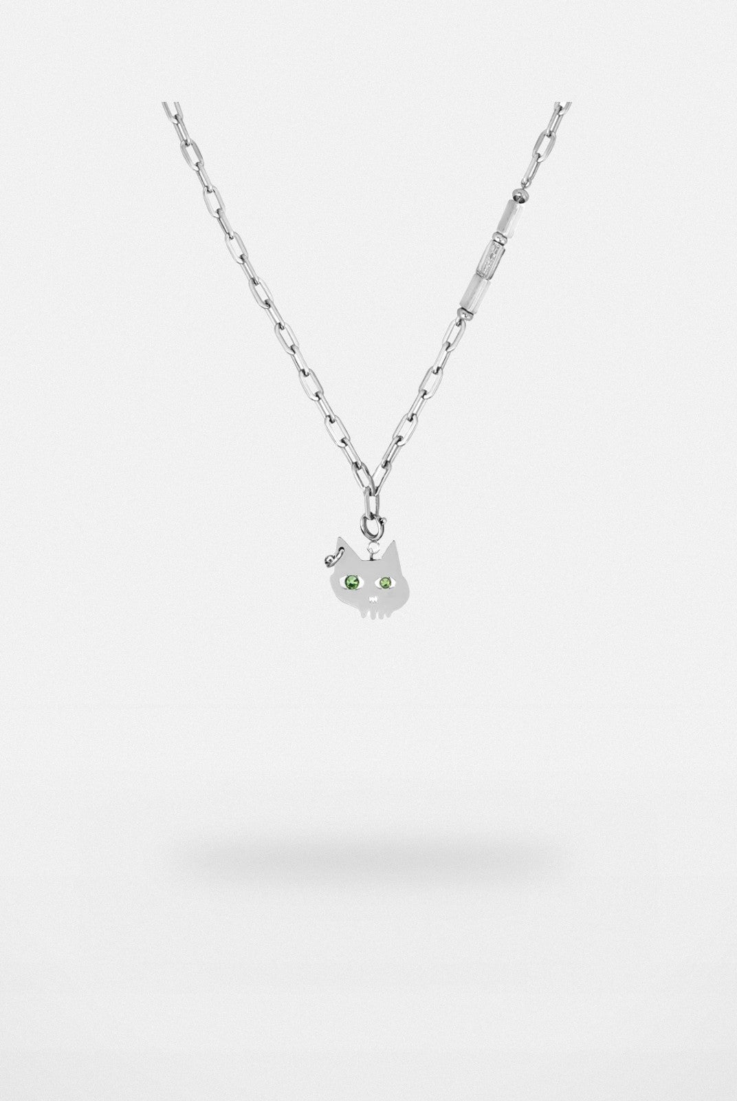 BLACKHEAD Green Eyed Cat Pendant Necklace in Gray