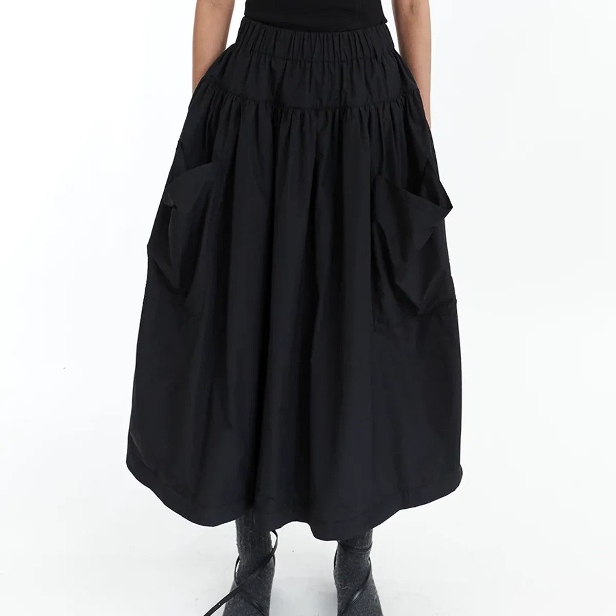 NeverSeez Air Layer Bubble Skirt in Black - On Model