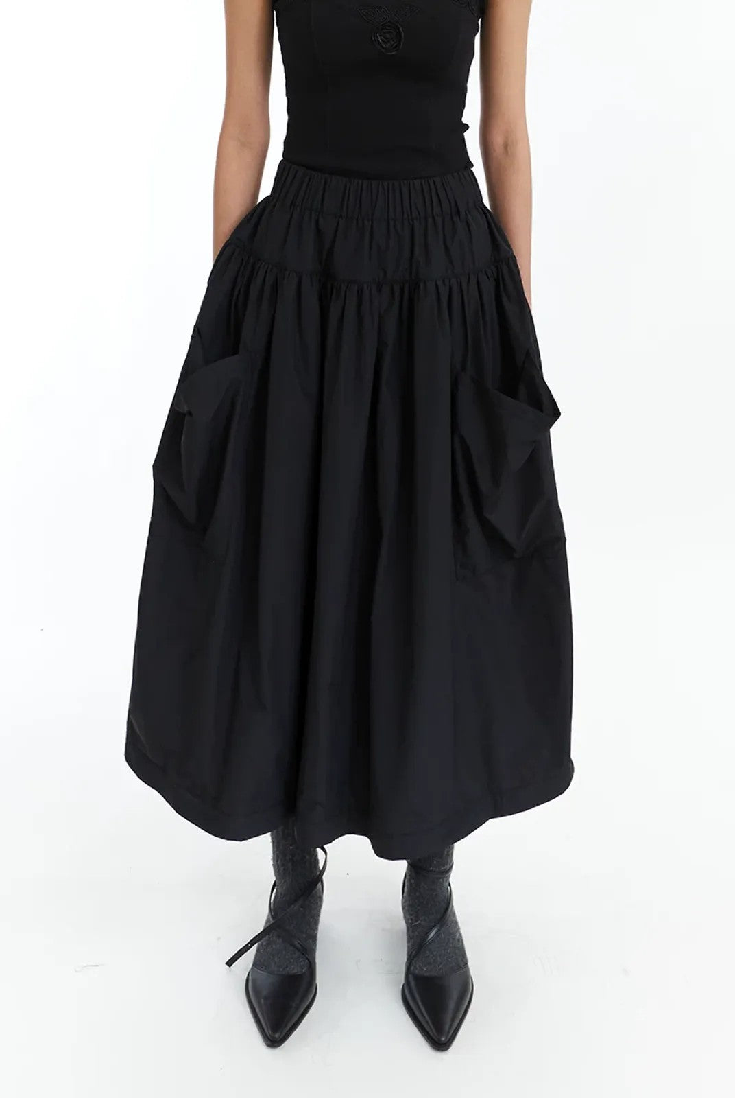 NeverSeez Air Layer Bubble Skirt in Black - On Model