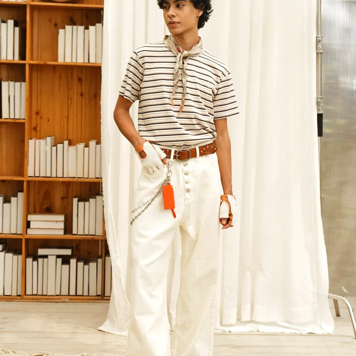 Retro 21 Distressed Wide Leg Jeans in White - On Model