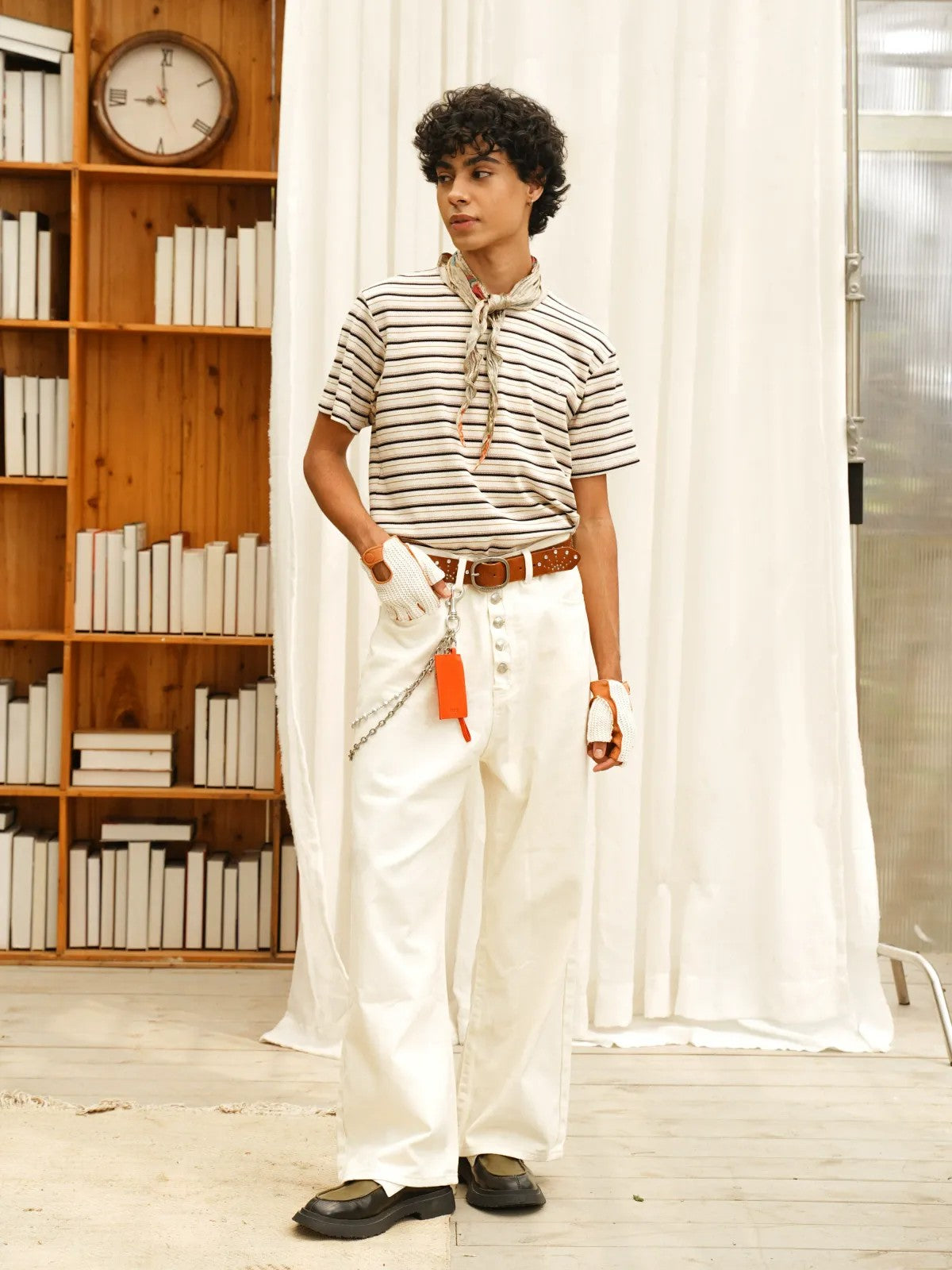 Retro 21 Distressed Wide Leg Jeans in White - On Model