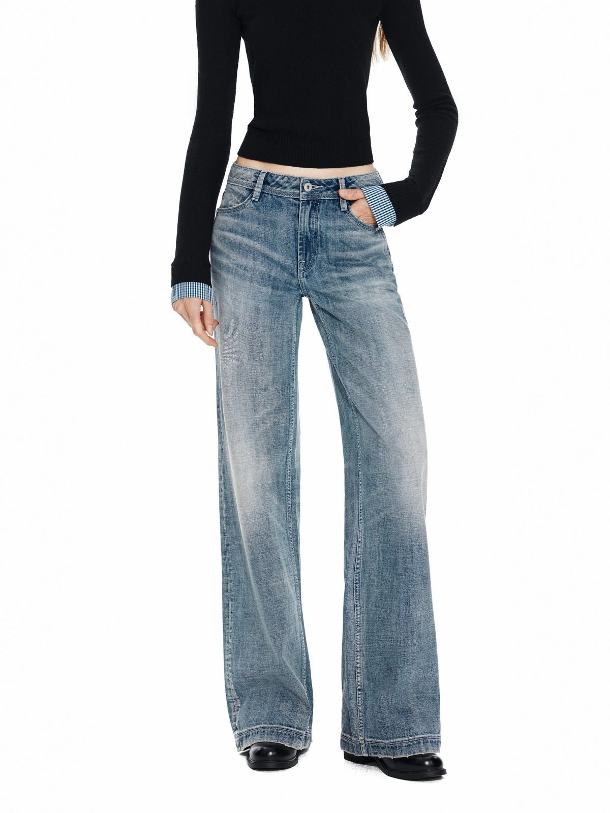 PUKI Retro Wash Wide Leg Jeans in Blue - On Model