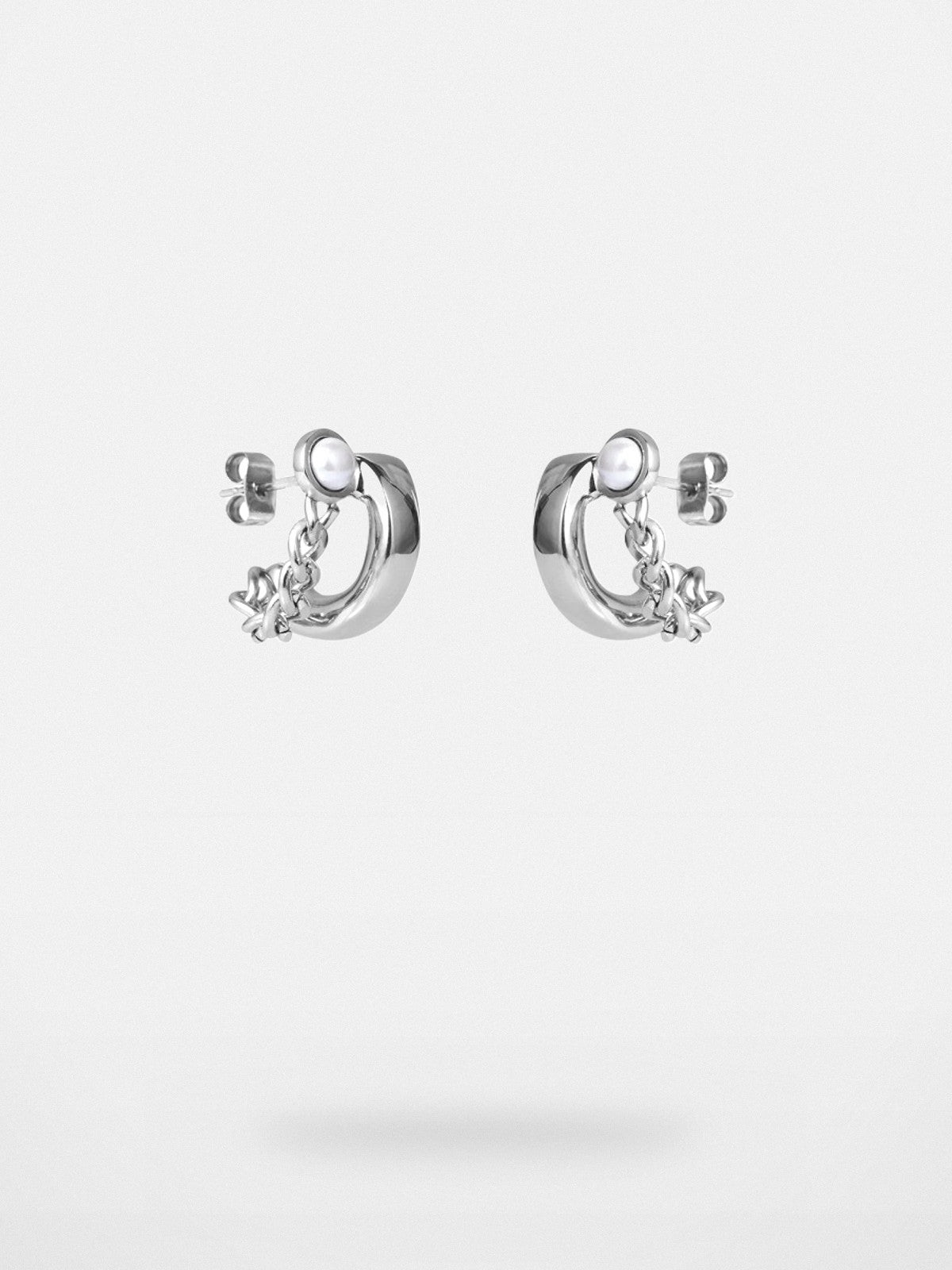 BLACKHEAD Pearl Chain C Shape Earrings in Silver
