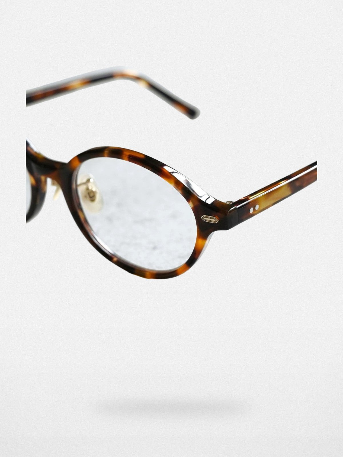 FUTURE UPDATE Mother of Pearl Oval Glasses in Brown - Detail
