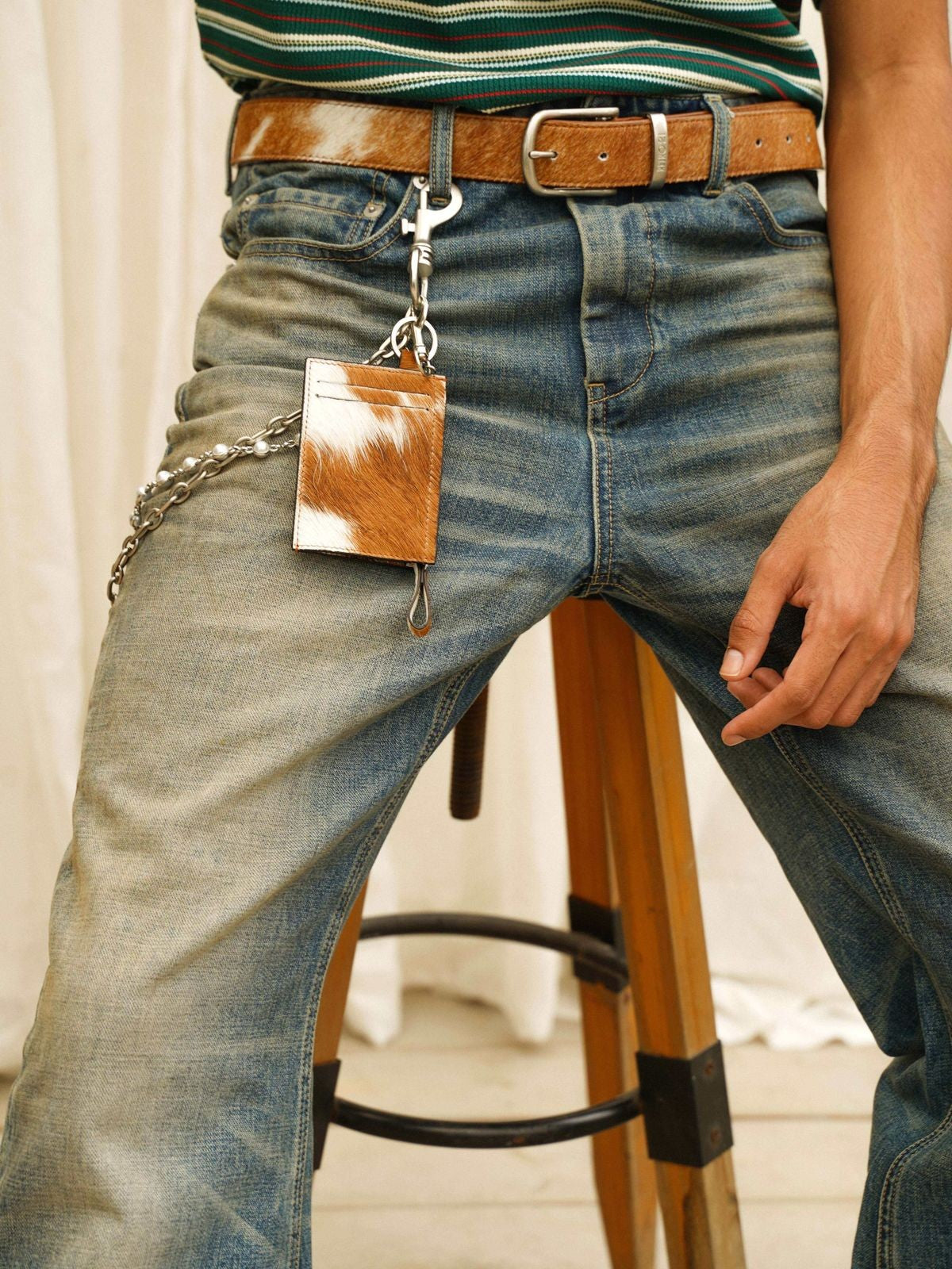 Retro 21 Vintage Wash 646 Style Flared Jeans in Blue - On Model