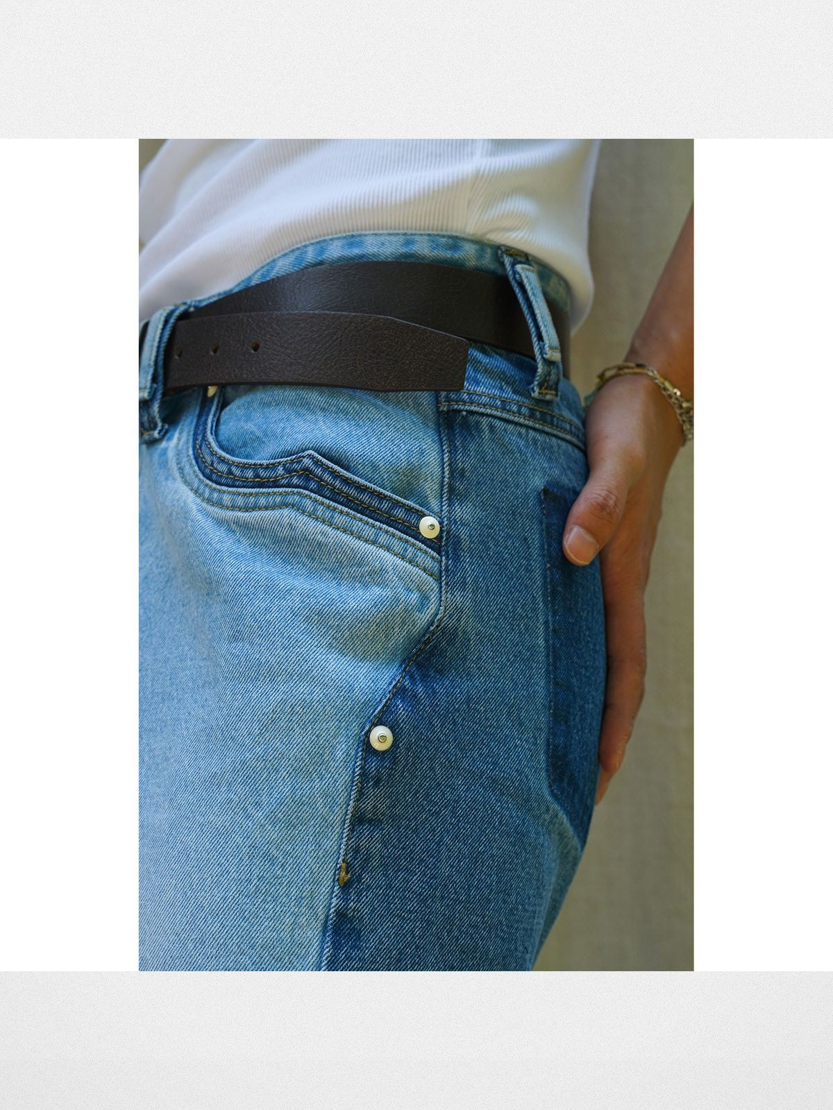 Retro 21 Spliced Contrast Flared Jeans in Denim - Detail