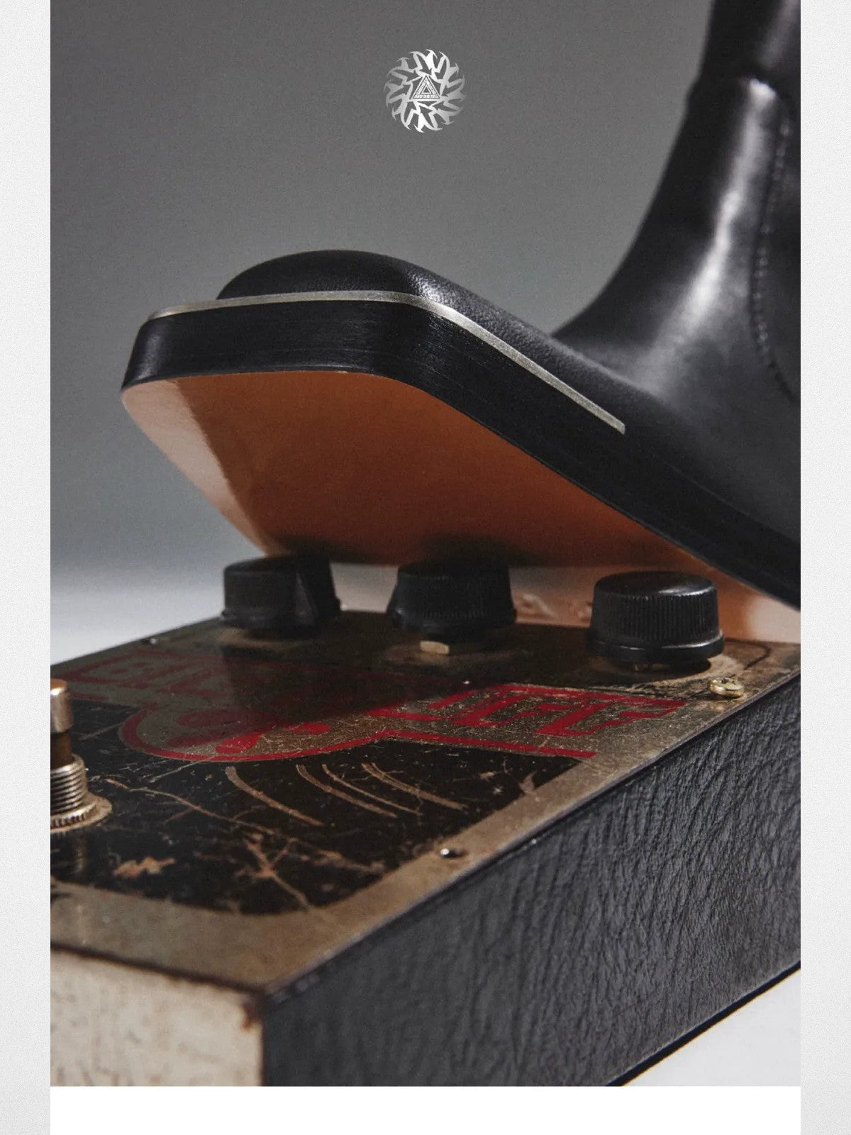 SOD Metal Toe Square Chelsea Boots in Black - Detail