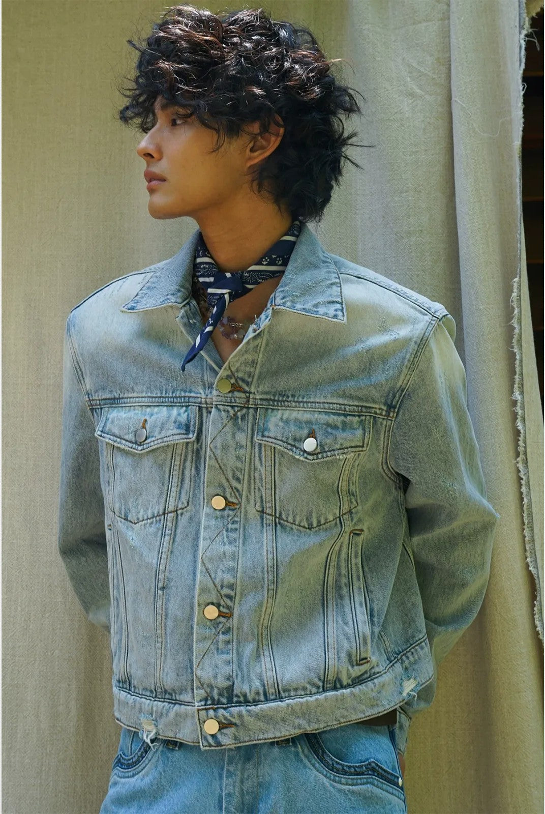 Retro 21 Distressed Denim Jacket with Shoulder Pads in Blue