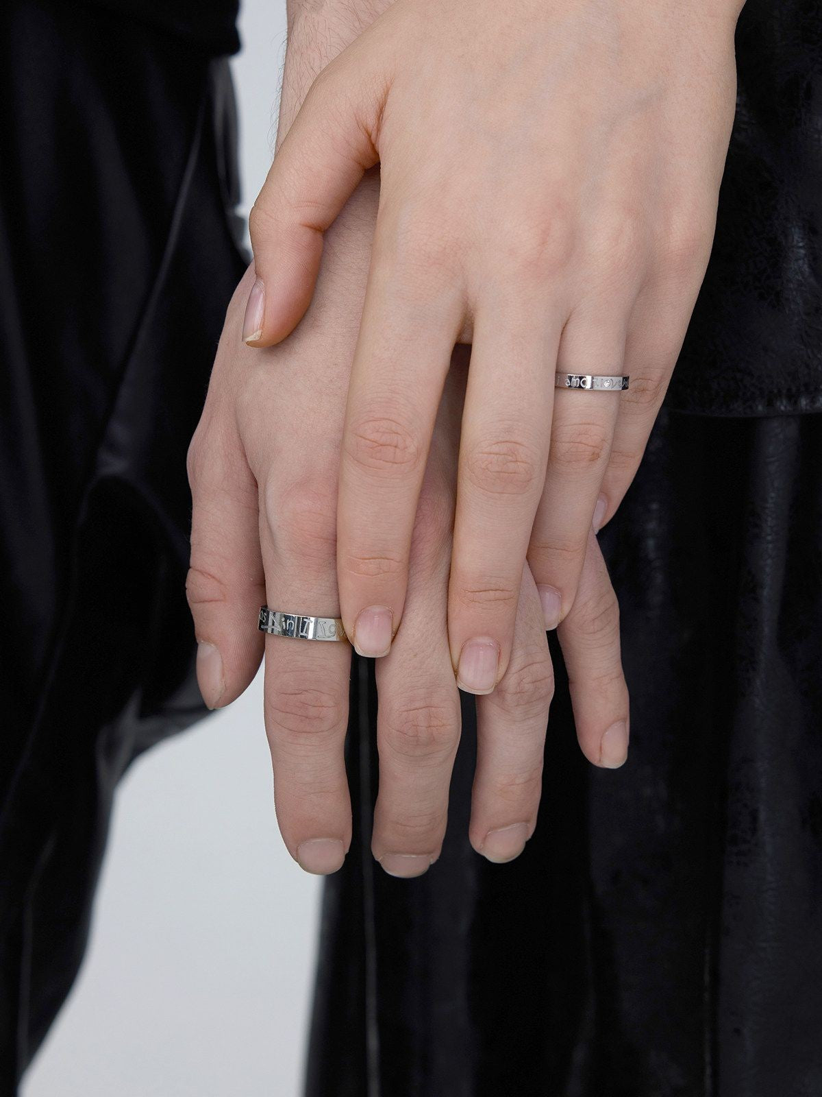 BLACKHEAD Two Tone Engraved Steel Band in Gray - On Mixed Models