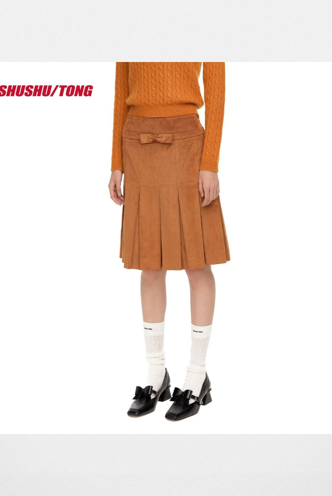 SHUSHUTONG Pleated Skirt with Bow Waist in Beige - On Model