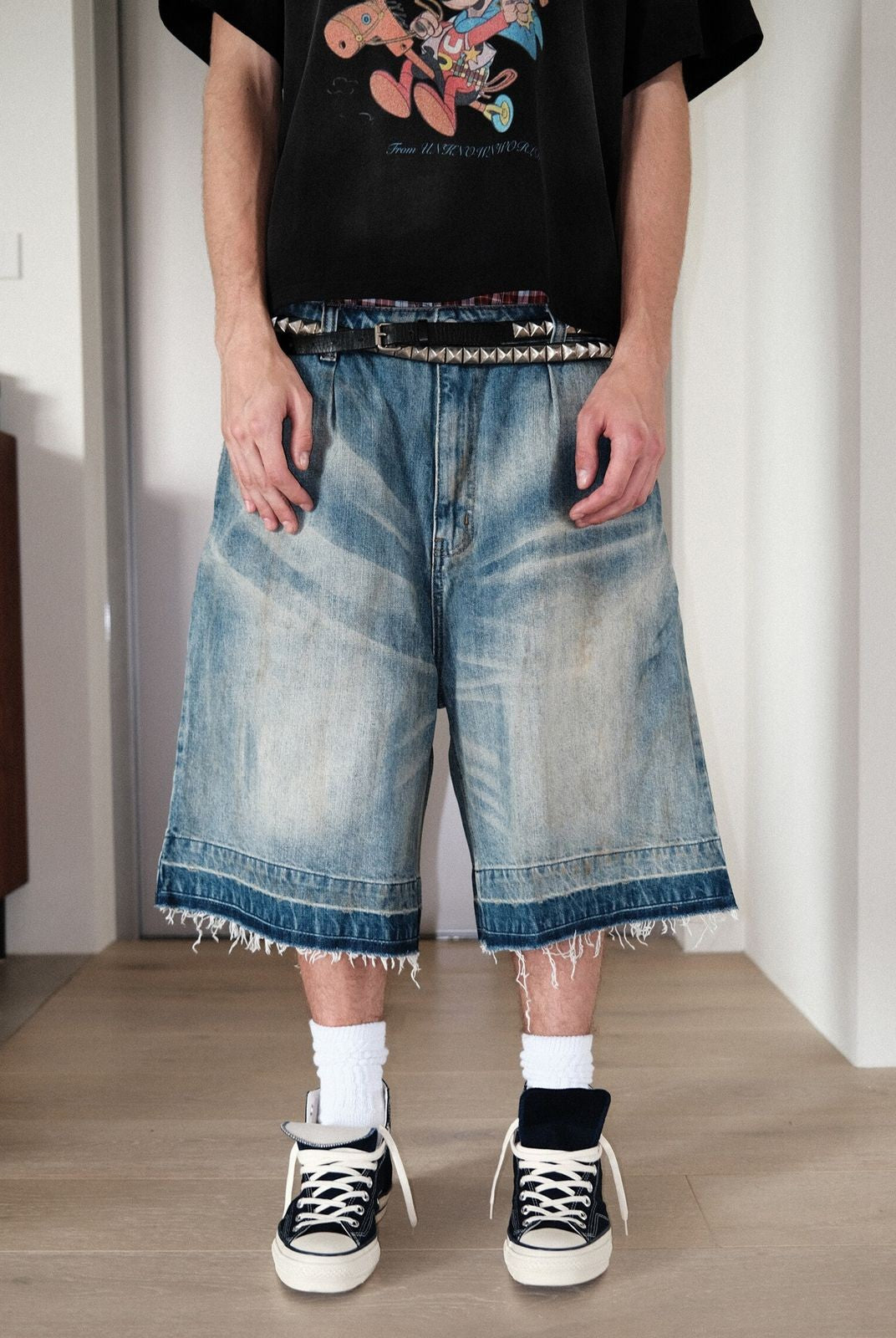 UNKNOWNWORLD Distressed Wash Baggy Shorts in Blue - On Model