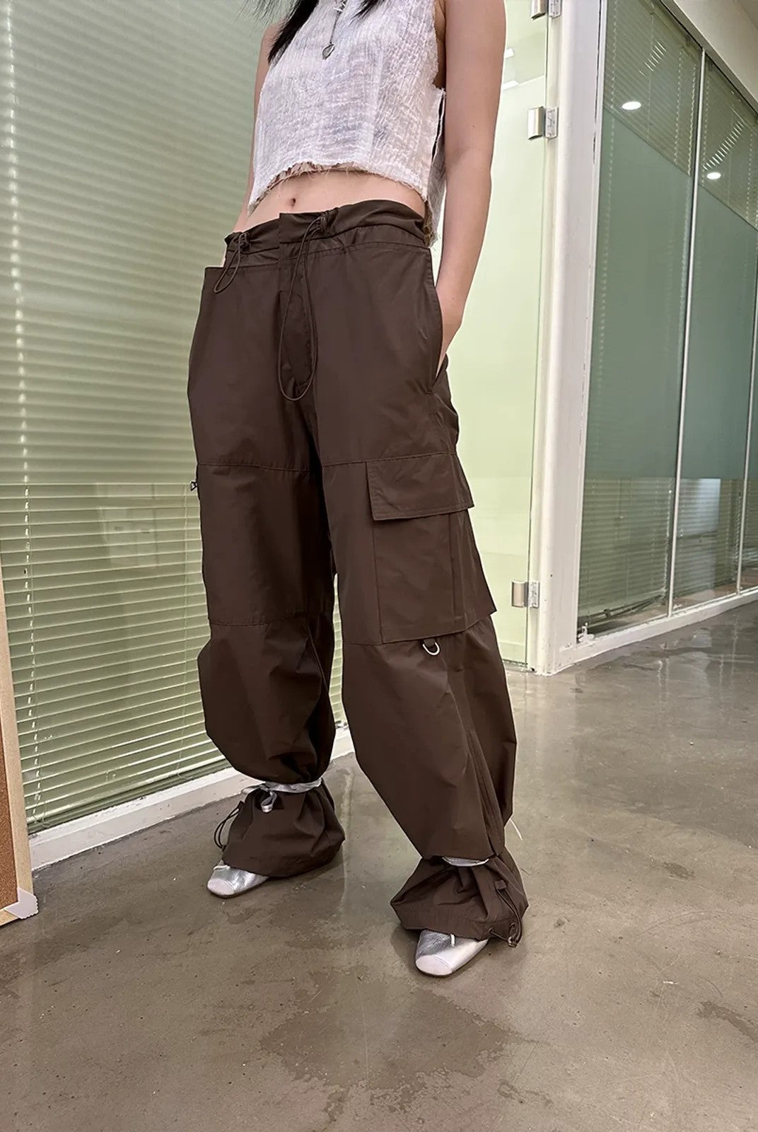 NeverSeez Accordion Pocket Wide Leg Cargo Pants in Brown - On Model