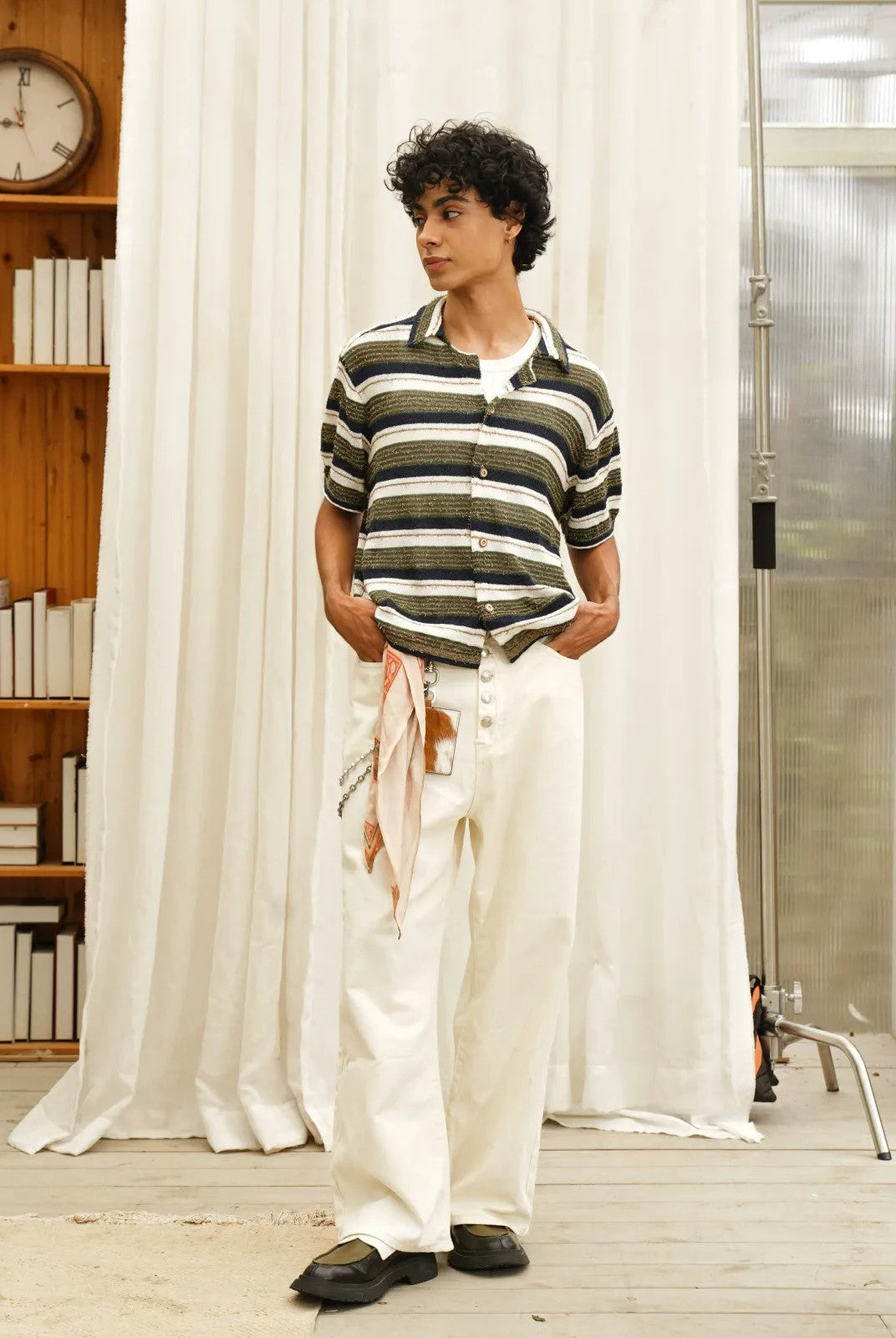 Retro 21 Distressed Wide Leg Jeans in White - On Model