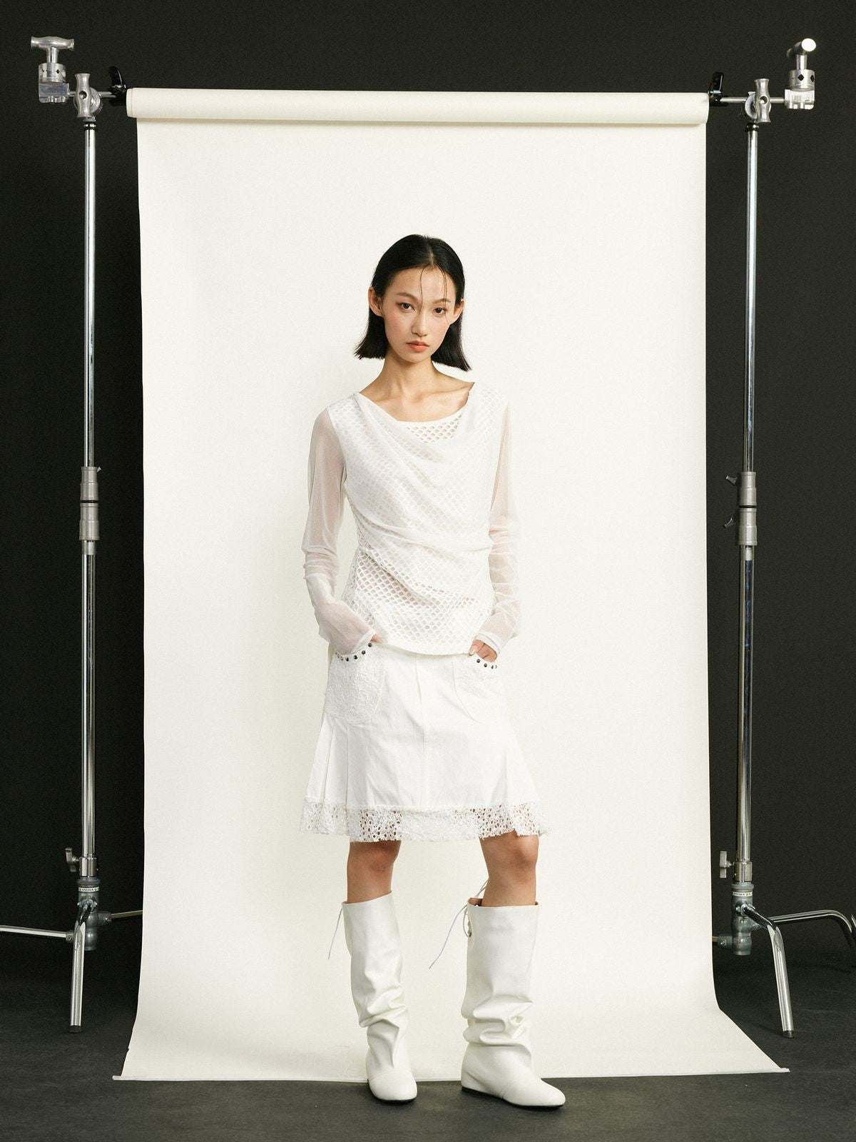 THELIGHT OFFICIAL Ruched Grid Mesh Layered Top in White - On Model