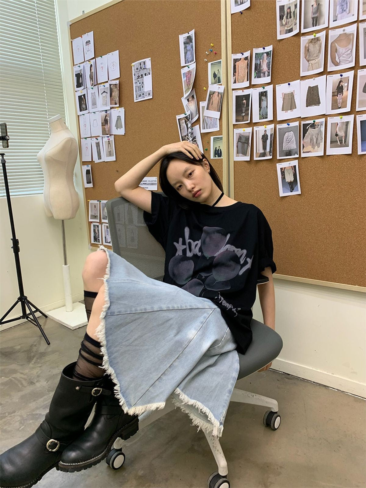 NeverSeez Retro Balloon Print Cotton T Shirt in Black - On Female Model