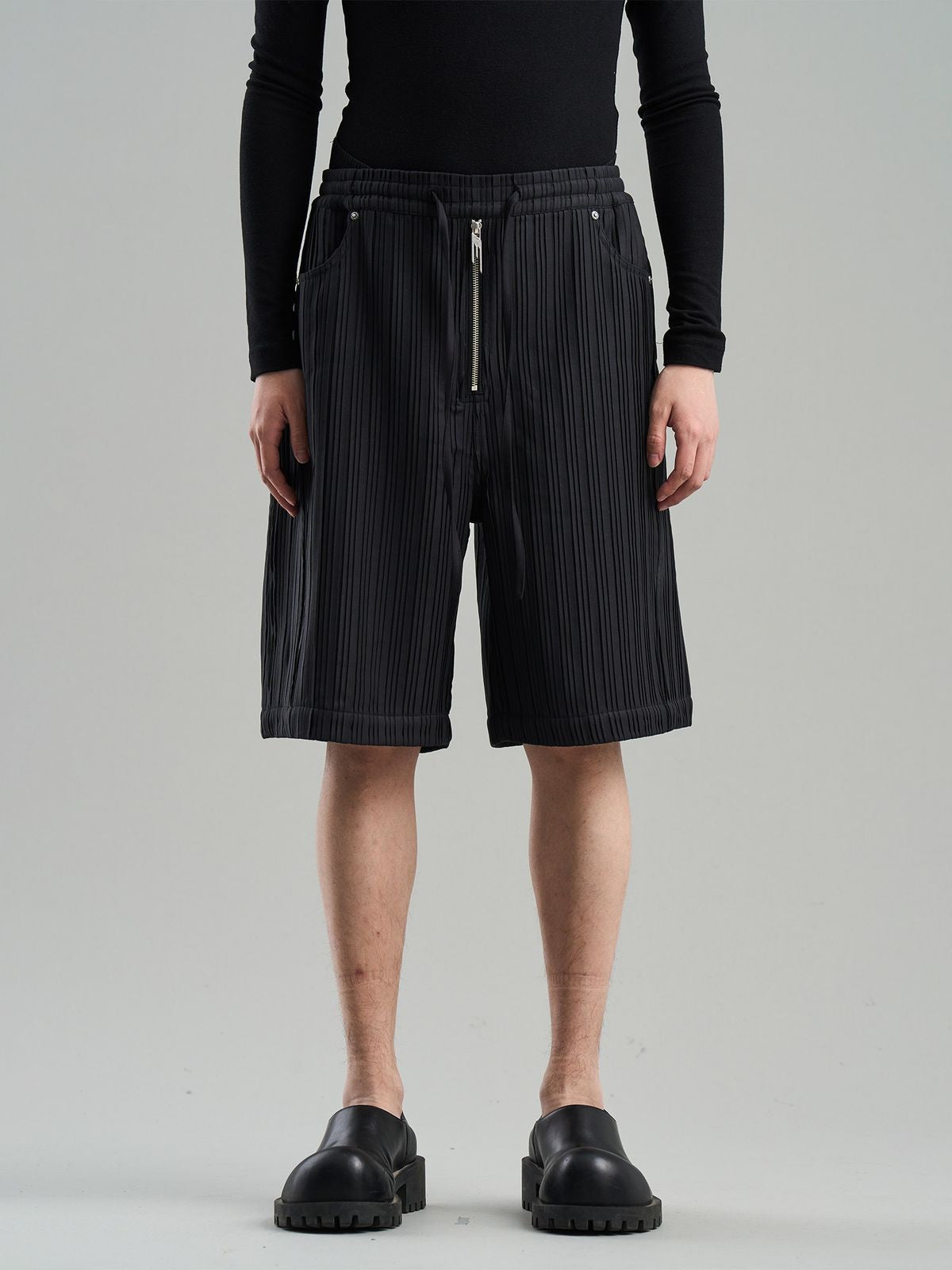 BLINDNOPLAN Textured Rivet Detail Shorts in Black - On Model