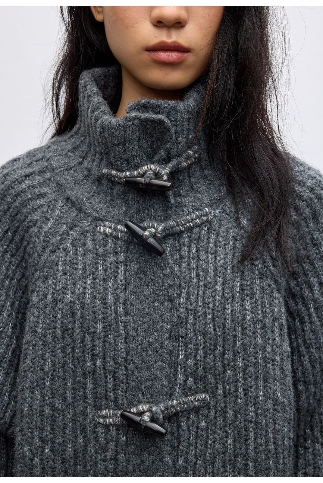 Randompiece Lambswool Stand Collar Toggle Cardigan in Gray - Detail