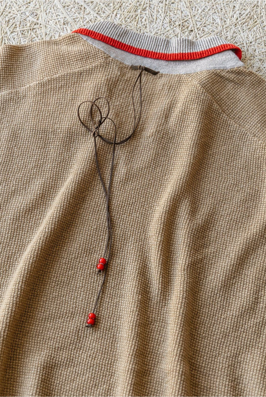 Soda Contrast Collar Linen Knit Sweater in Beige - Detail