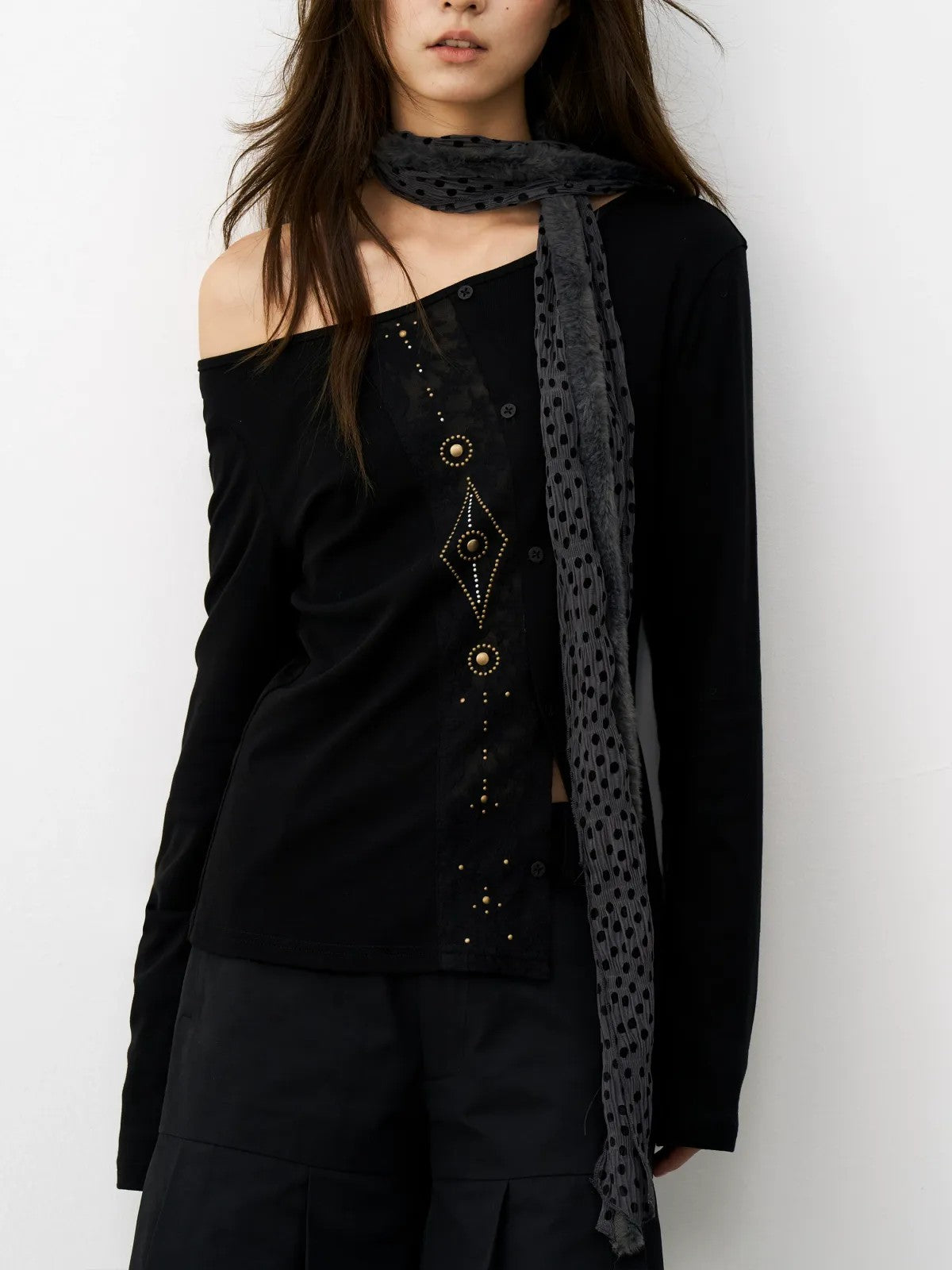 THELIGHT Plush Trim Polka Dot Scarf in Black - On Model