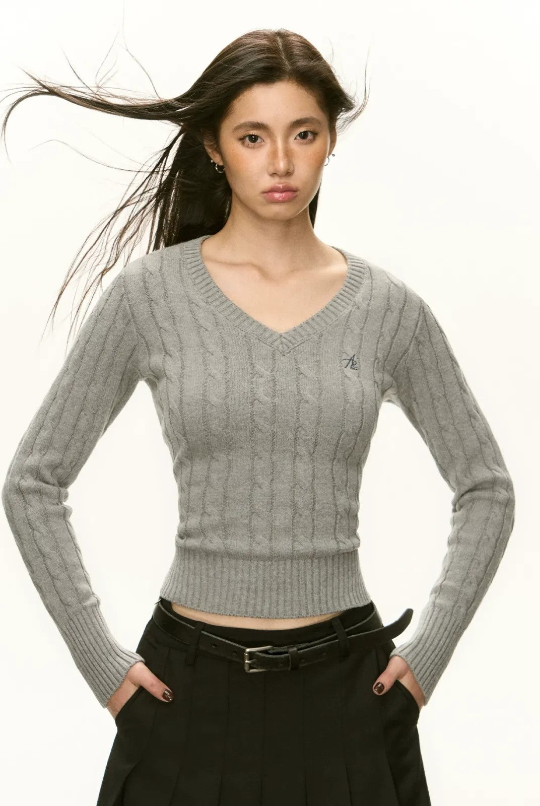 Ariseism Slim V Neck Cable Knit Sweater in Gray - On Model