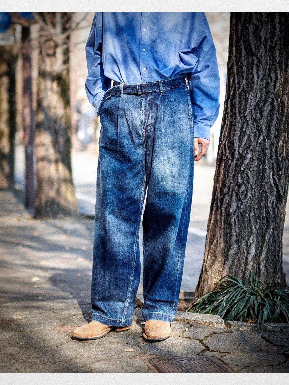 Soda Belted Japanese Selvedge Jeans in INDIGO【DARK】26SS - On Model