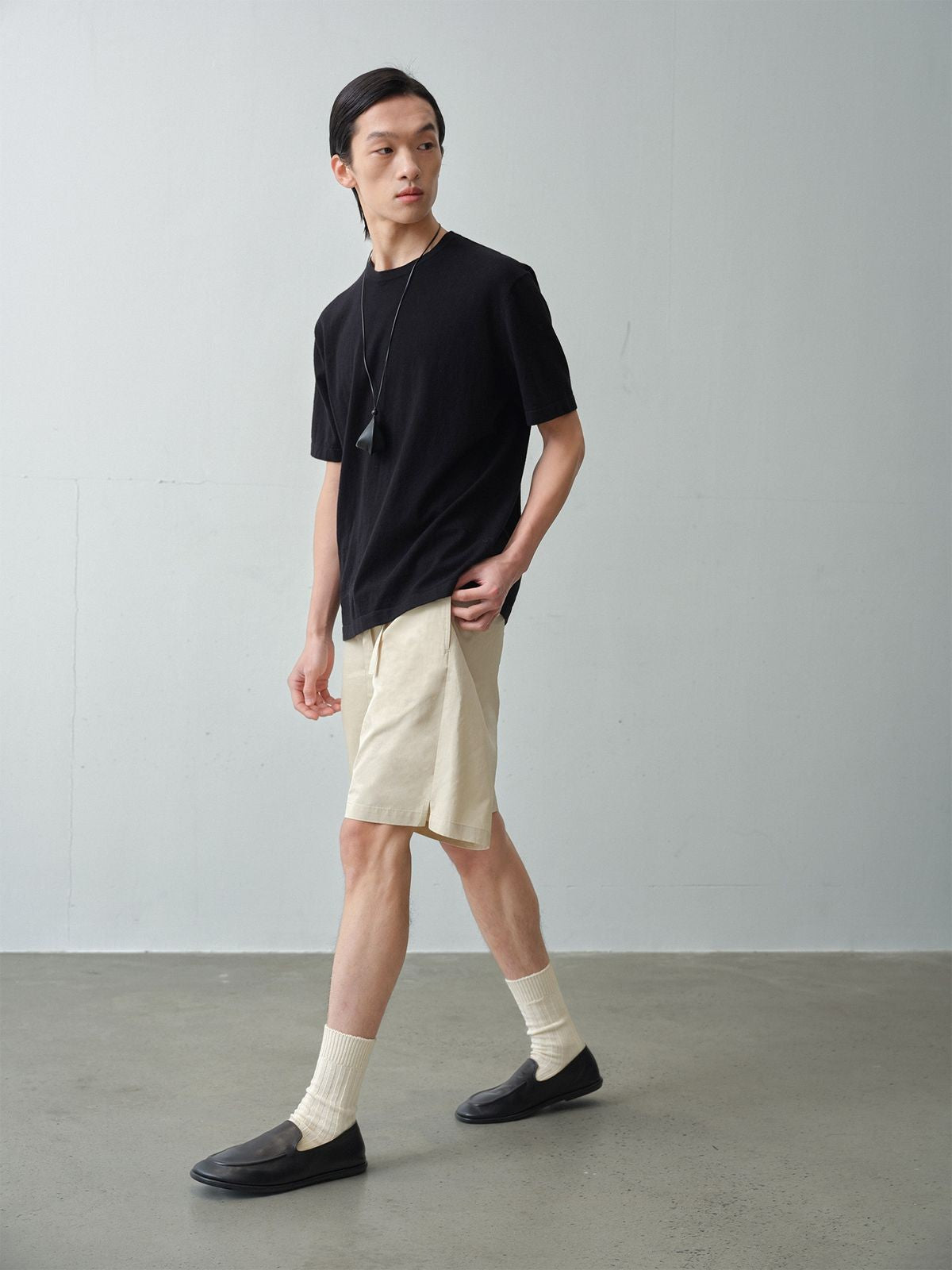 ROYA Cashmere Cotton Blend Knit T Shirt in Black - On Model