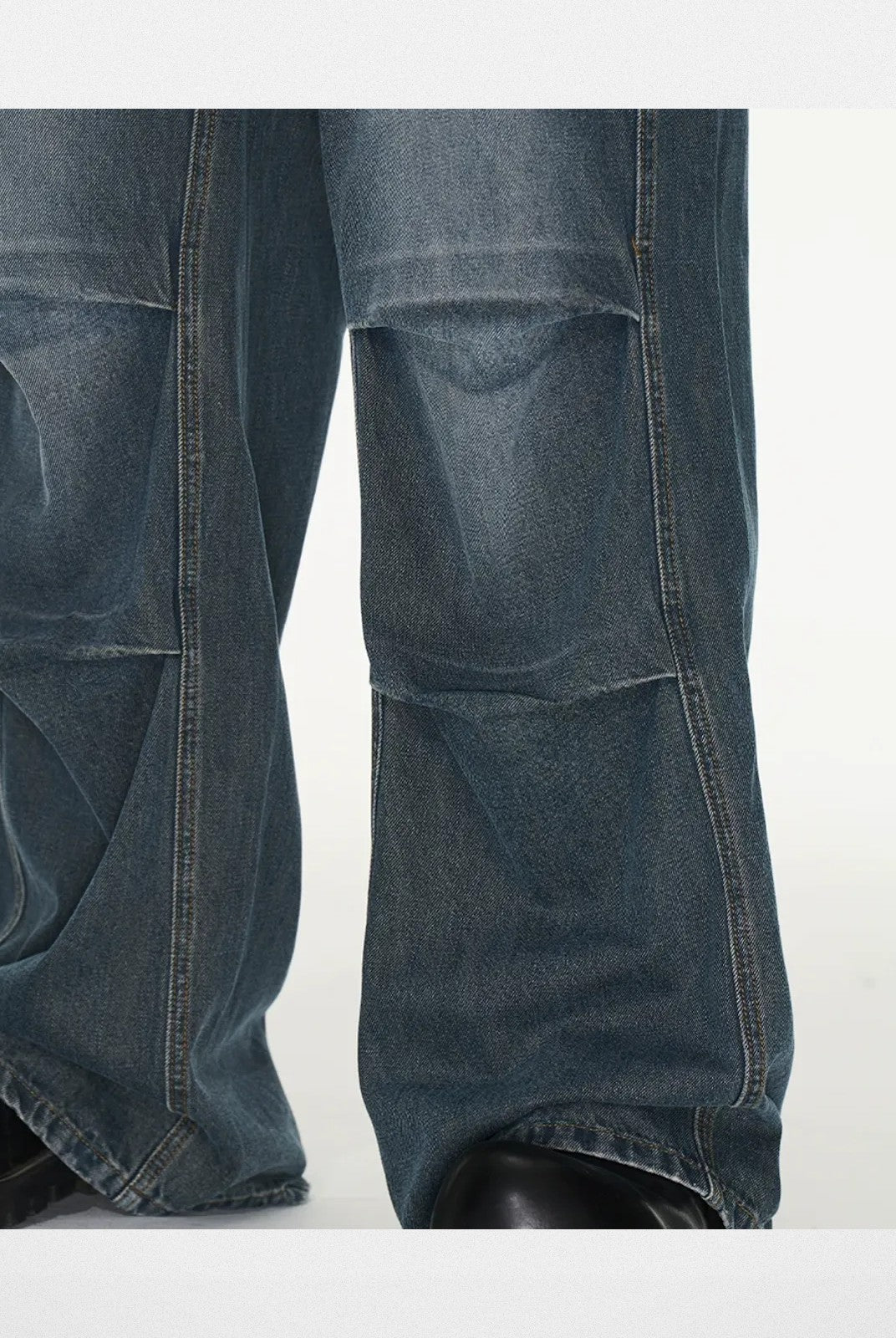 BLINDNOPLAN Distressed Pleated Knee Jeans in Blue