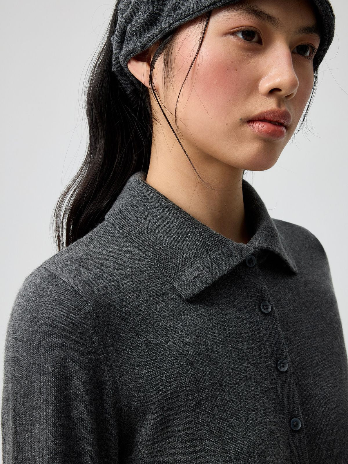 Simple Project Detachable Collar Knit Cardigan in Gray - On Model