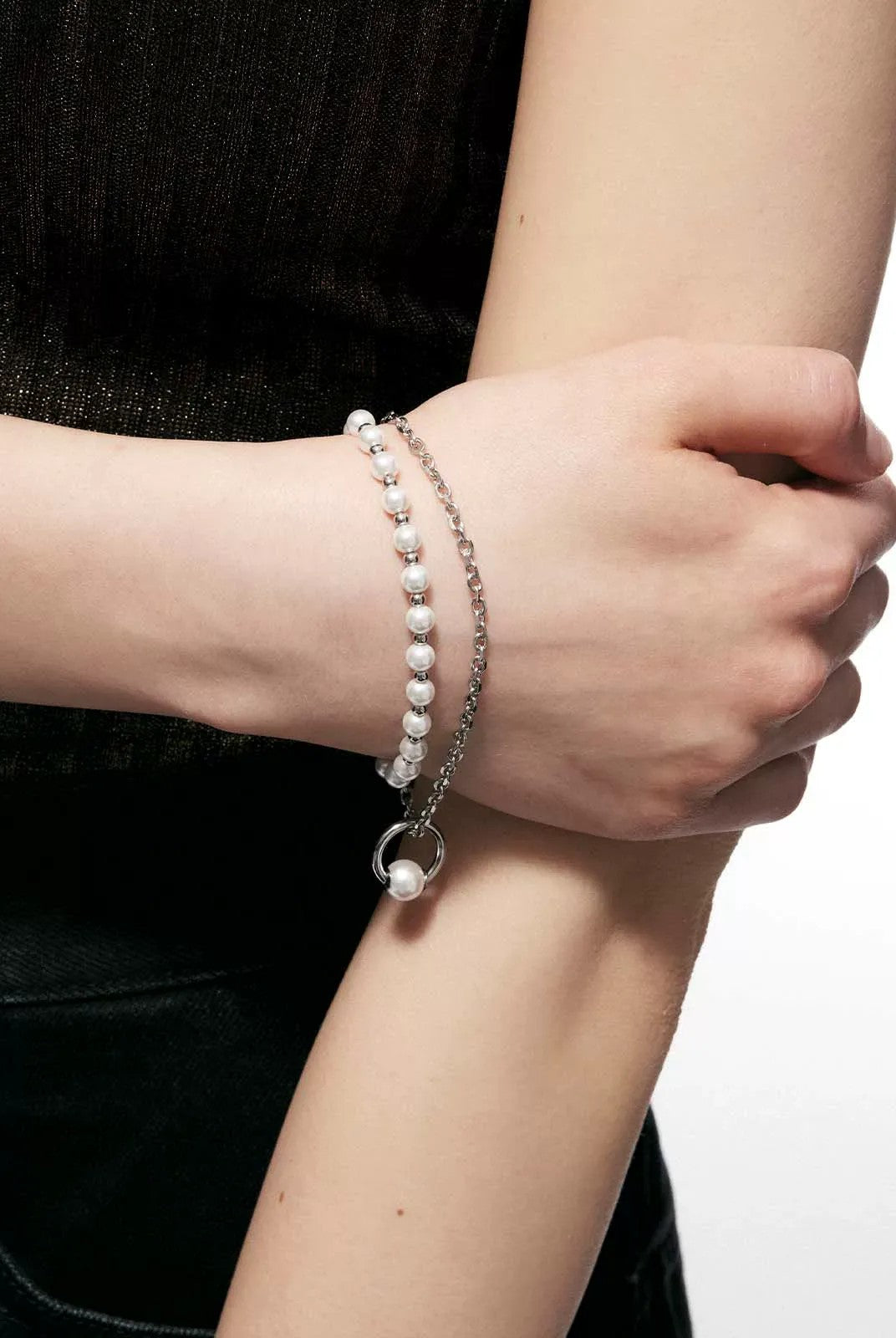 BLACKHEAD Double Layer Pearl Pendant Bracelet in Silver - On Model