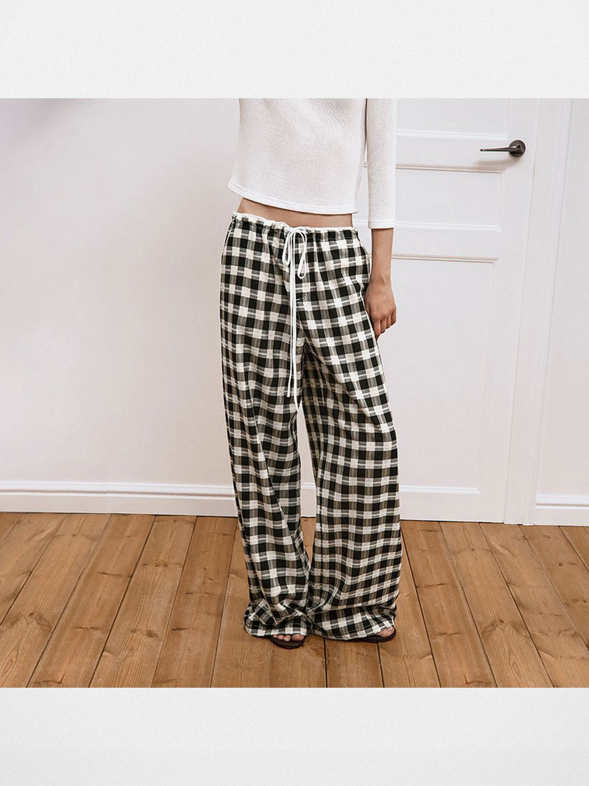 PUKI Plaid Drawstring Wide Leg Trousers in Black - On Model