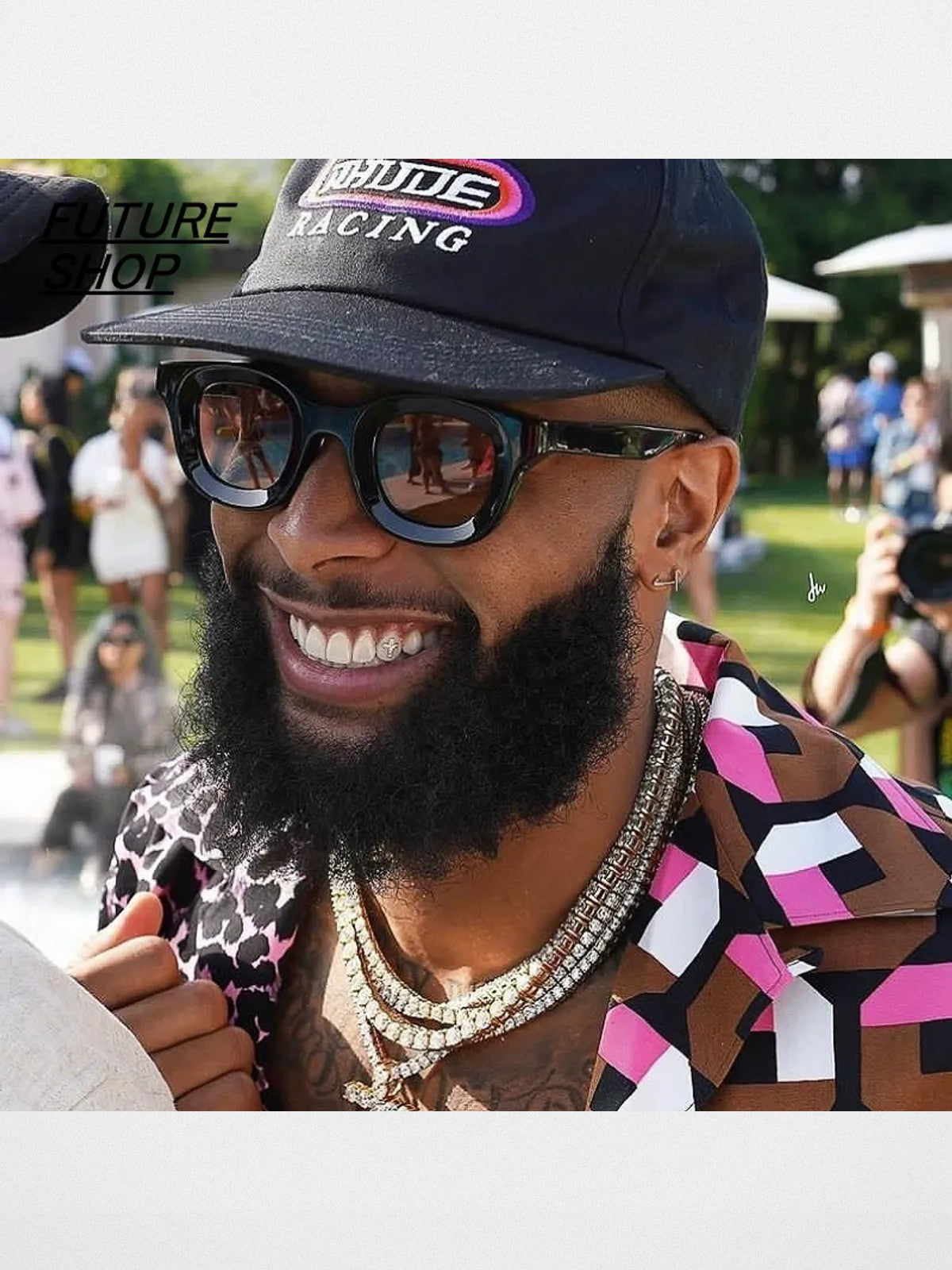 FUTURE UPDATE Oversized Geometric Sunglasses in Black - On Model