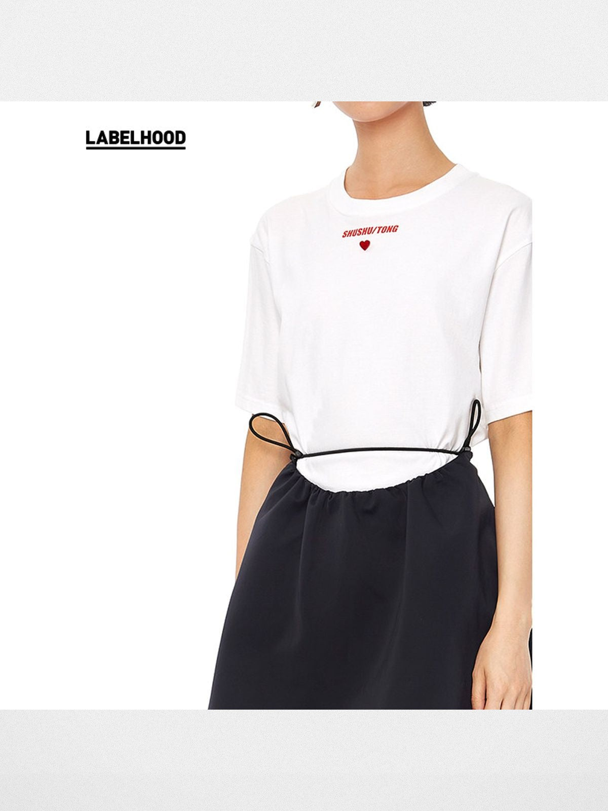 SHUSHUTONG Logo Heart Cotton T Shirt in White - On Model