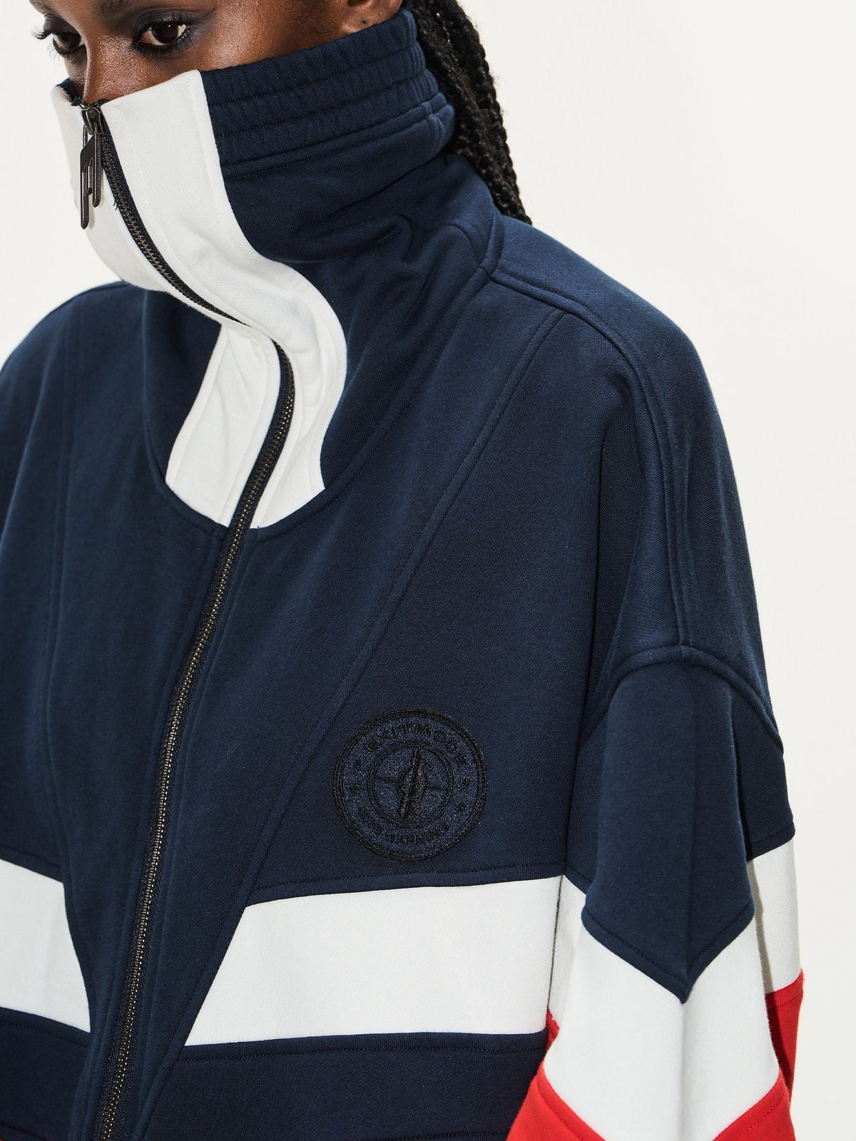 BLINDNOPLAN Color Block Ruched High Neck Sweatshirt in Blue - On Female Model