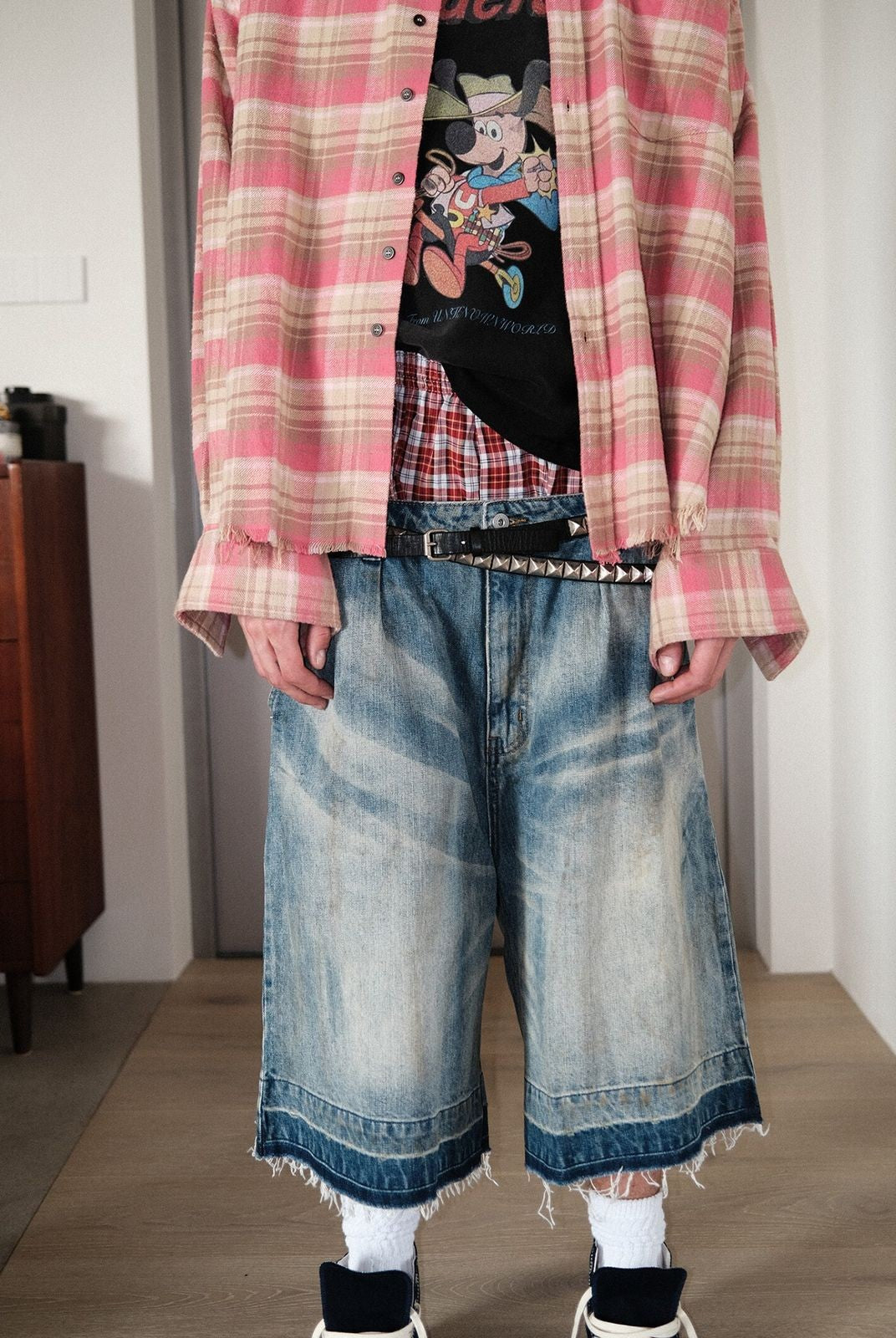 UNKNOWNWORLD Distressed Wash Baggy Shorts in Blue - On Model